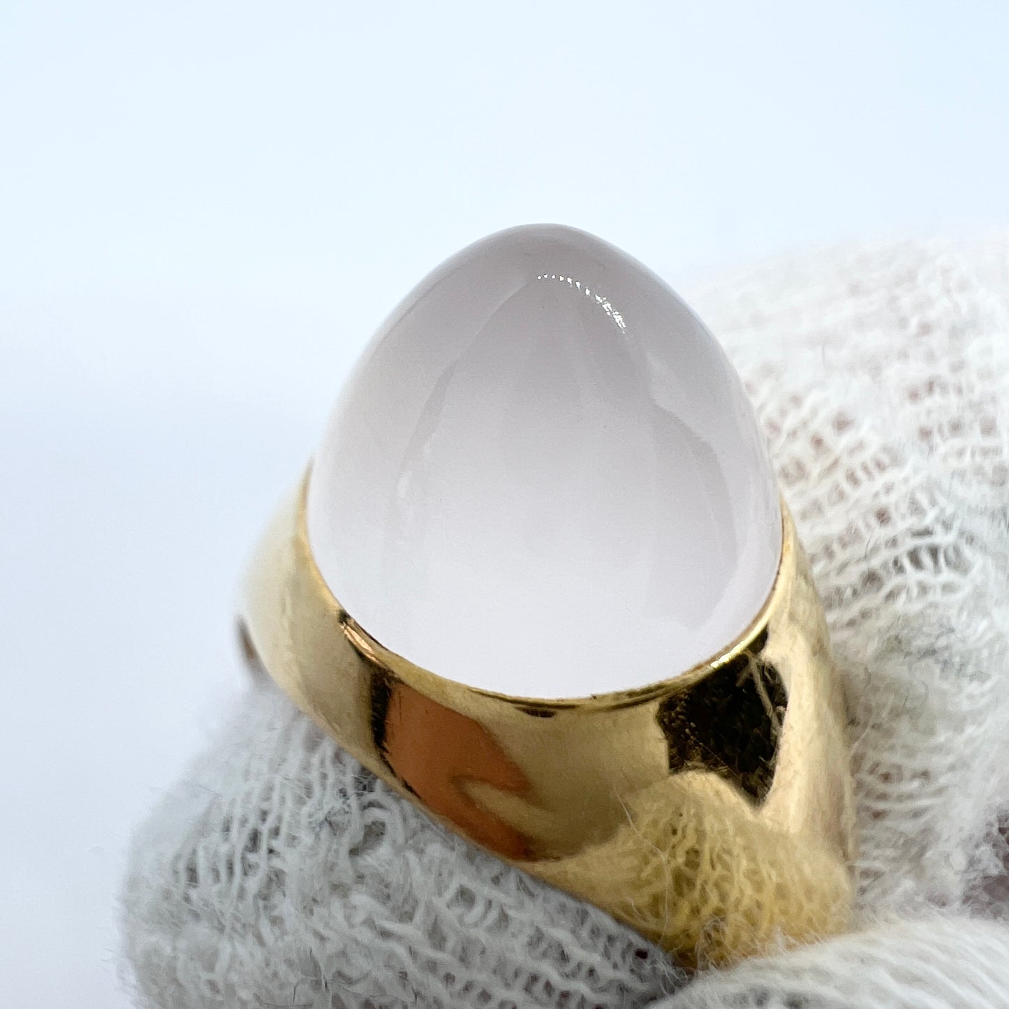 Vintage 1960s. 18k Gold Moonstone Ring.