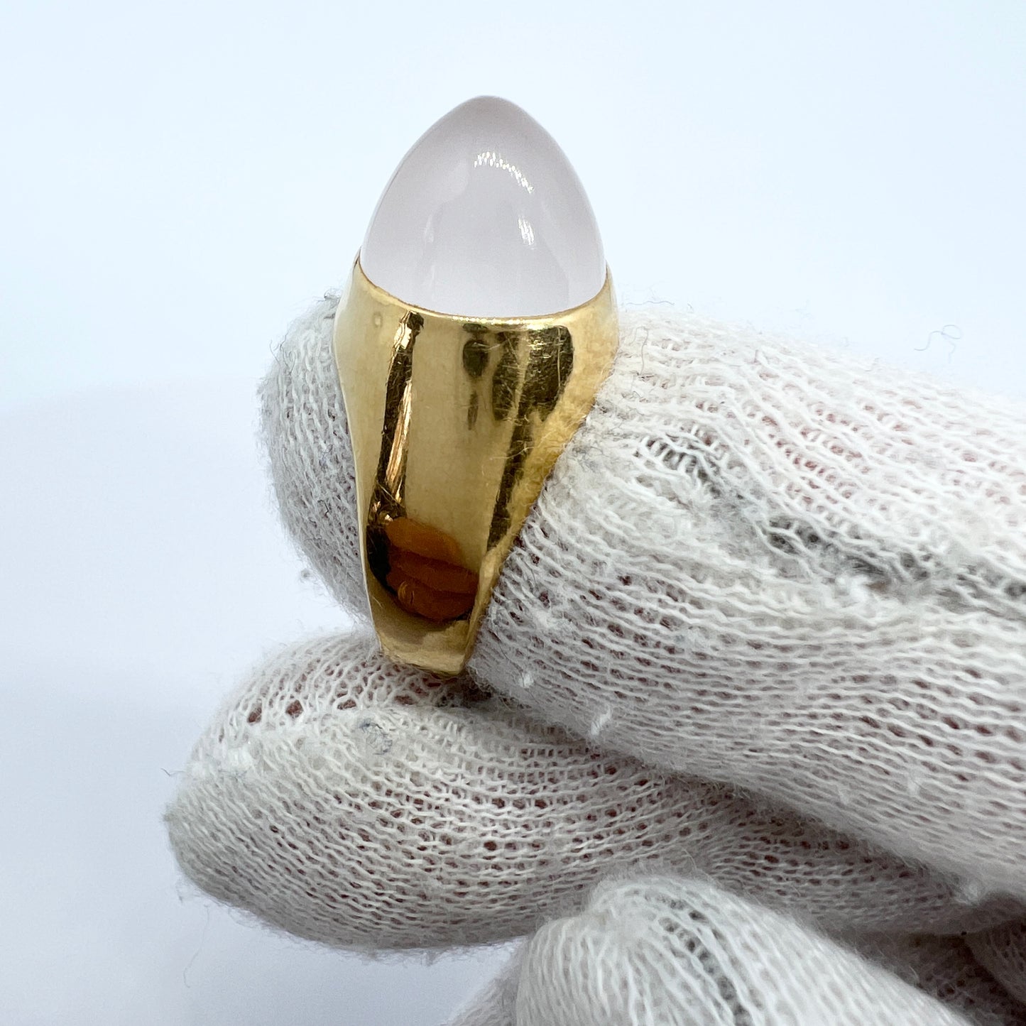 Vintage 1960s. 18k Gold Moonstone Ring.