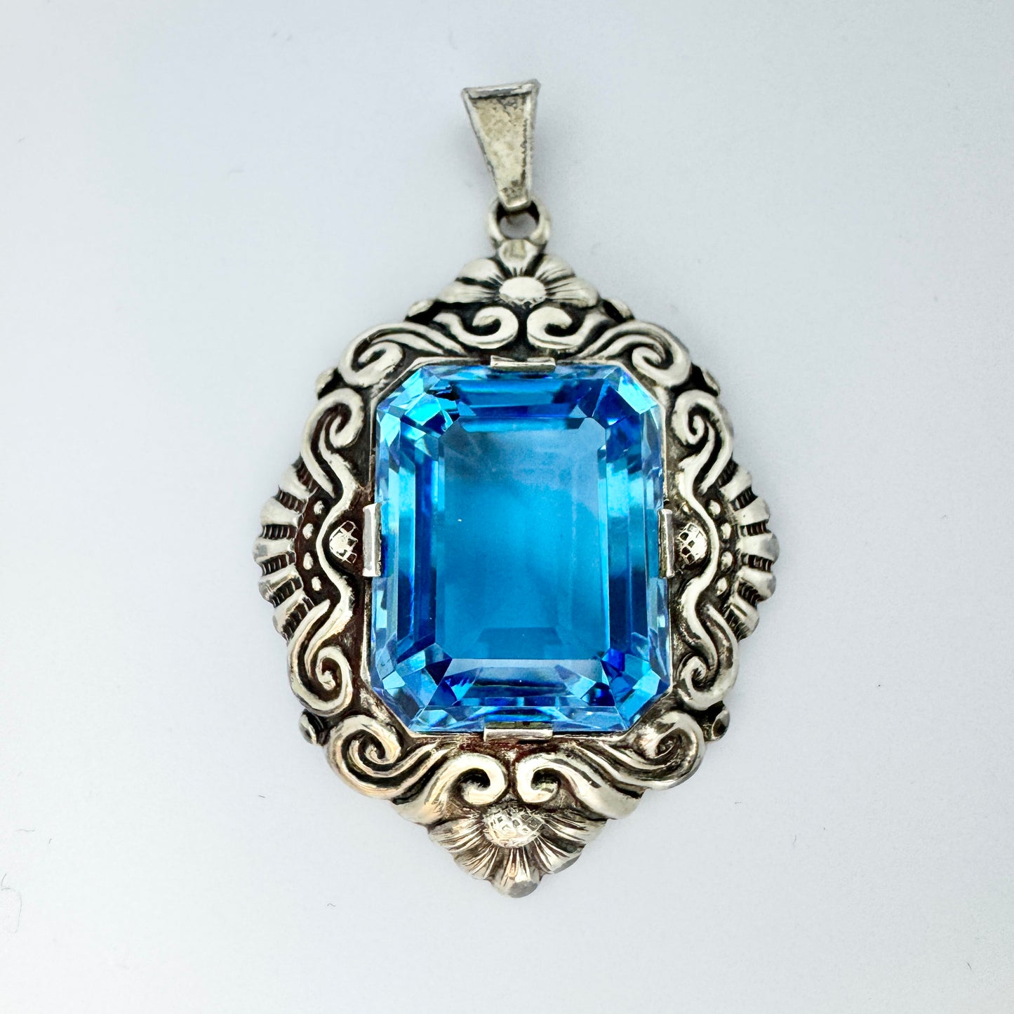 Per Emilson, Sweden 1948. Vintage Sterling Silver Intense Blue Synthetic Spinel Pendant.