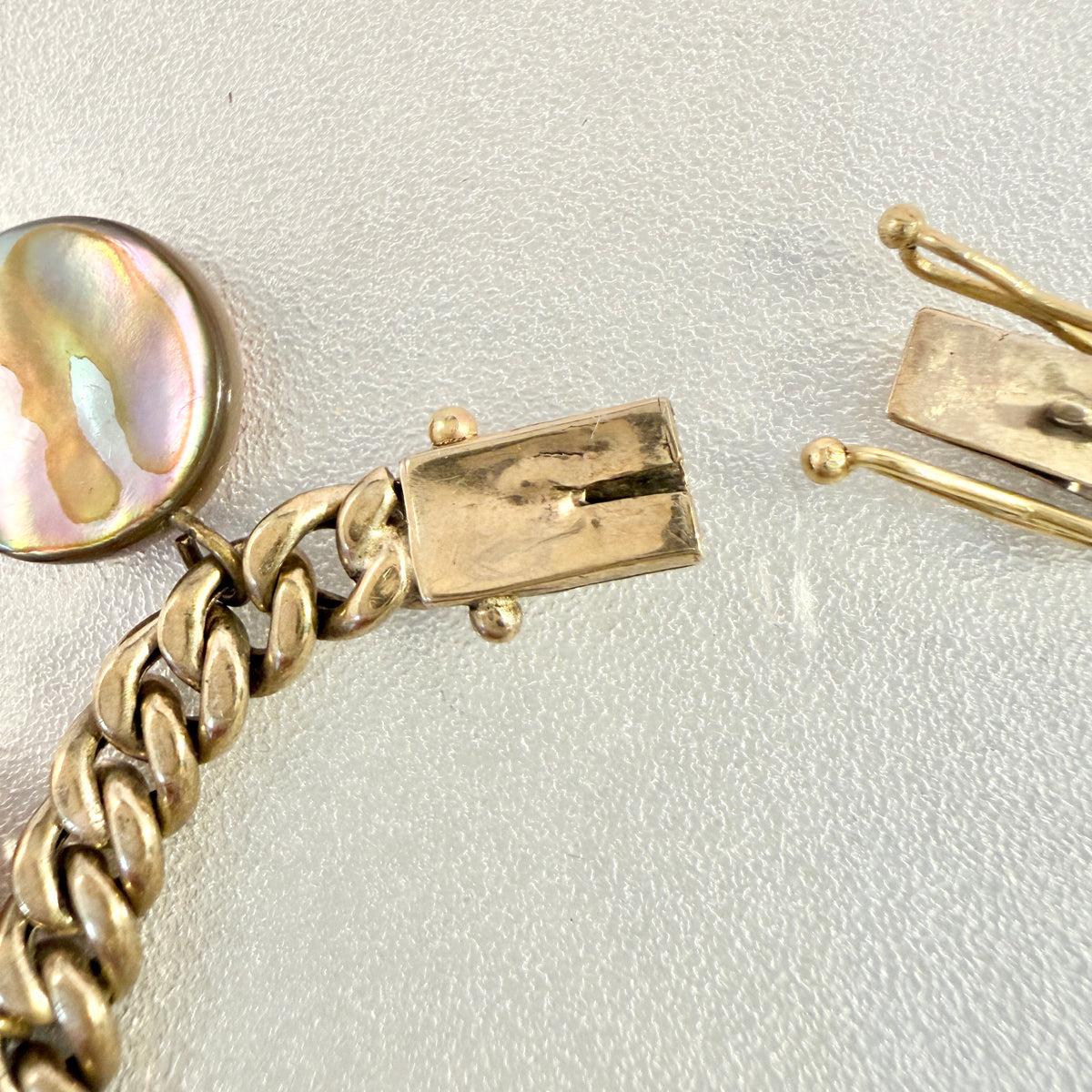 Vintage 8k Gold Multi Shell Stone Bracelet.