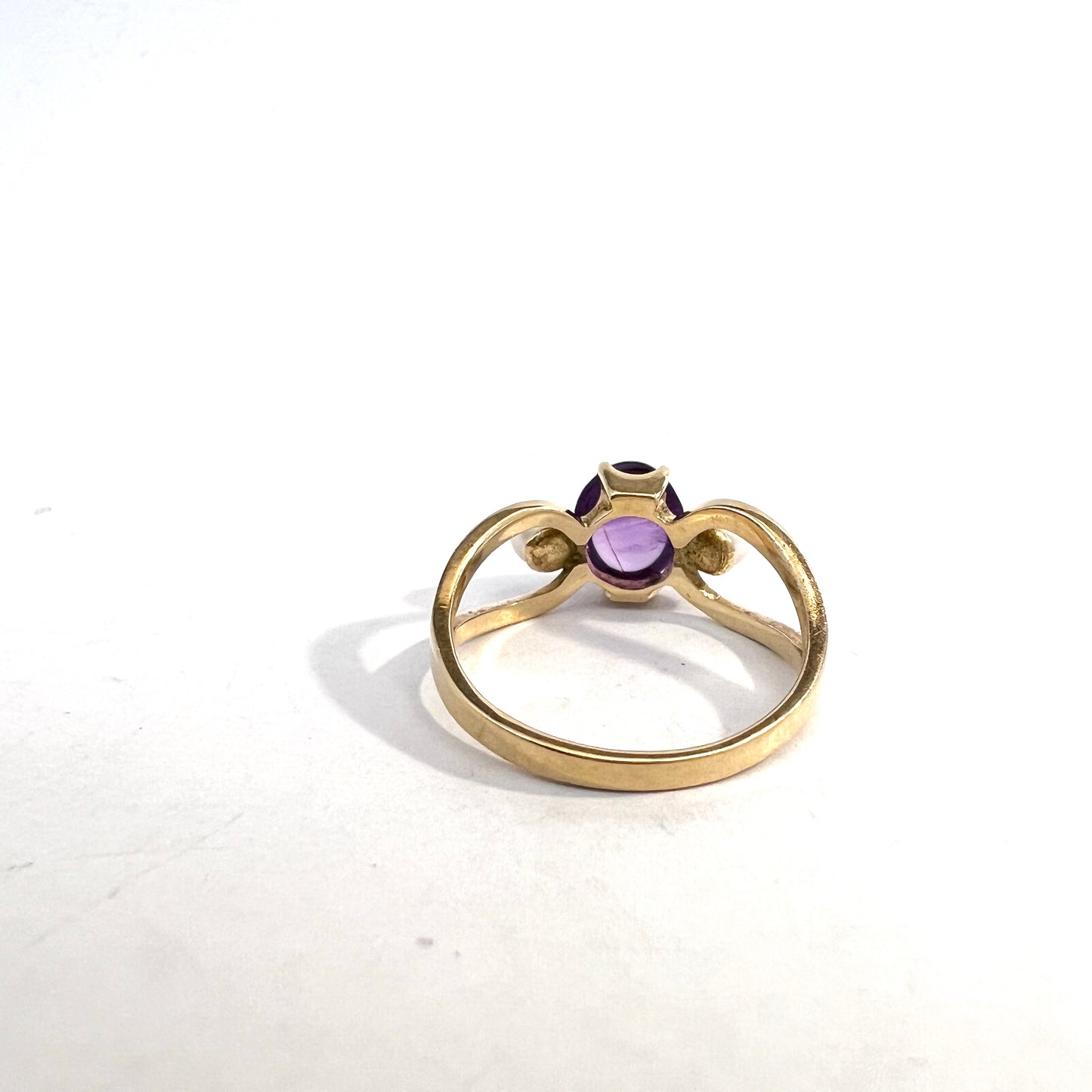 Sweden 1962. Vintage Mid-century 18k Gold Amethyst Cultured Pearl Ring.