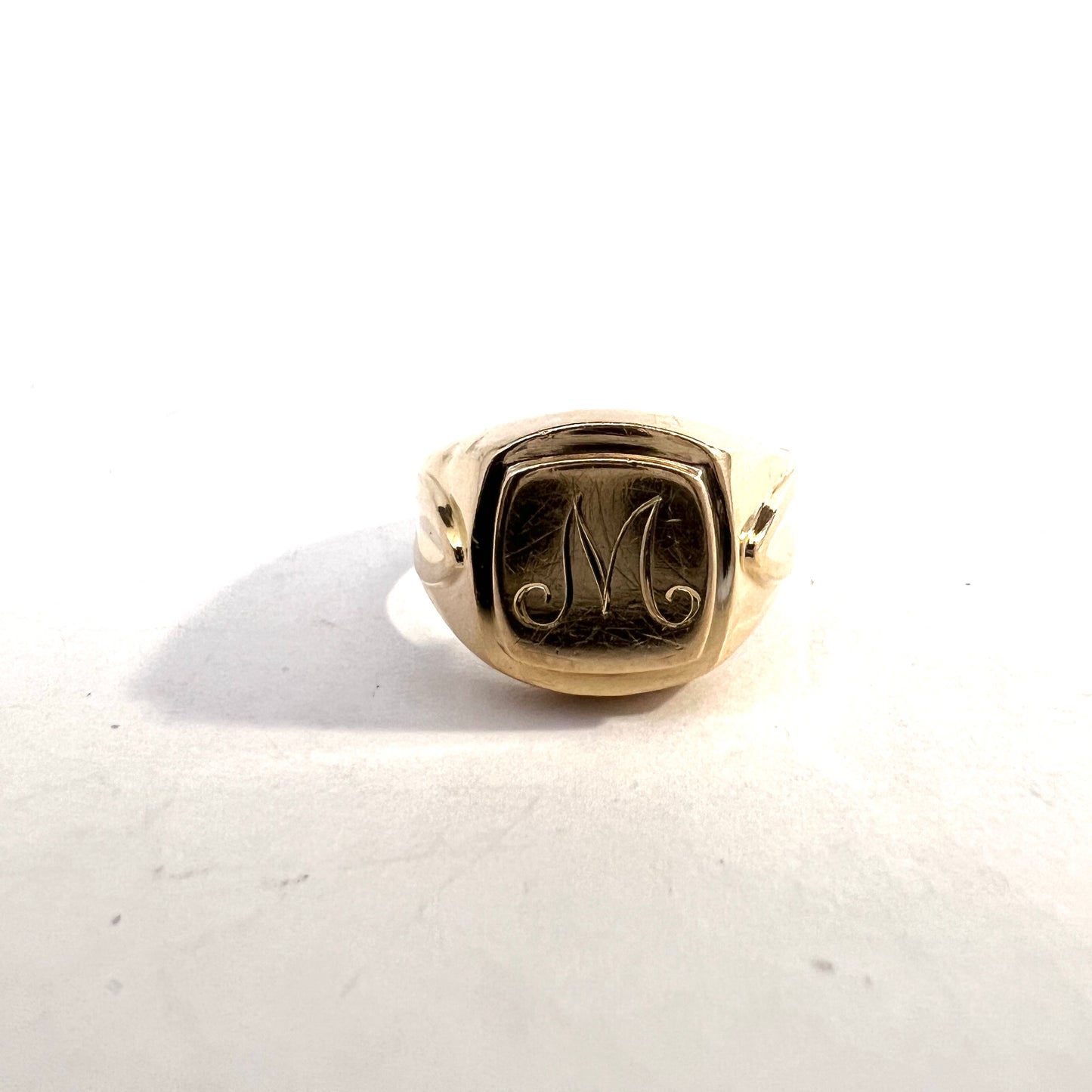 Vintage c 1950s. 14k Gold Female Signet Ring "M"
