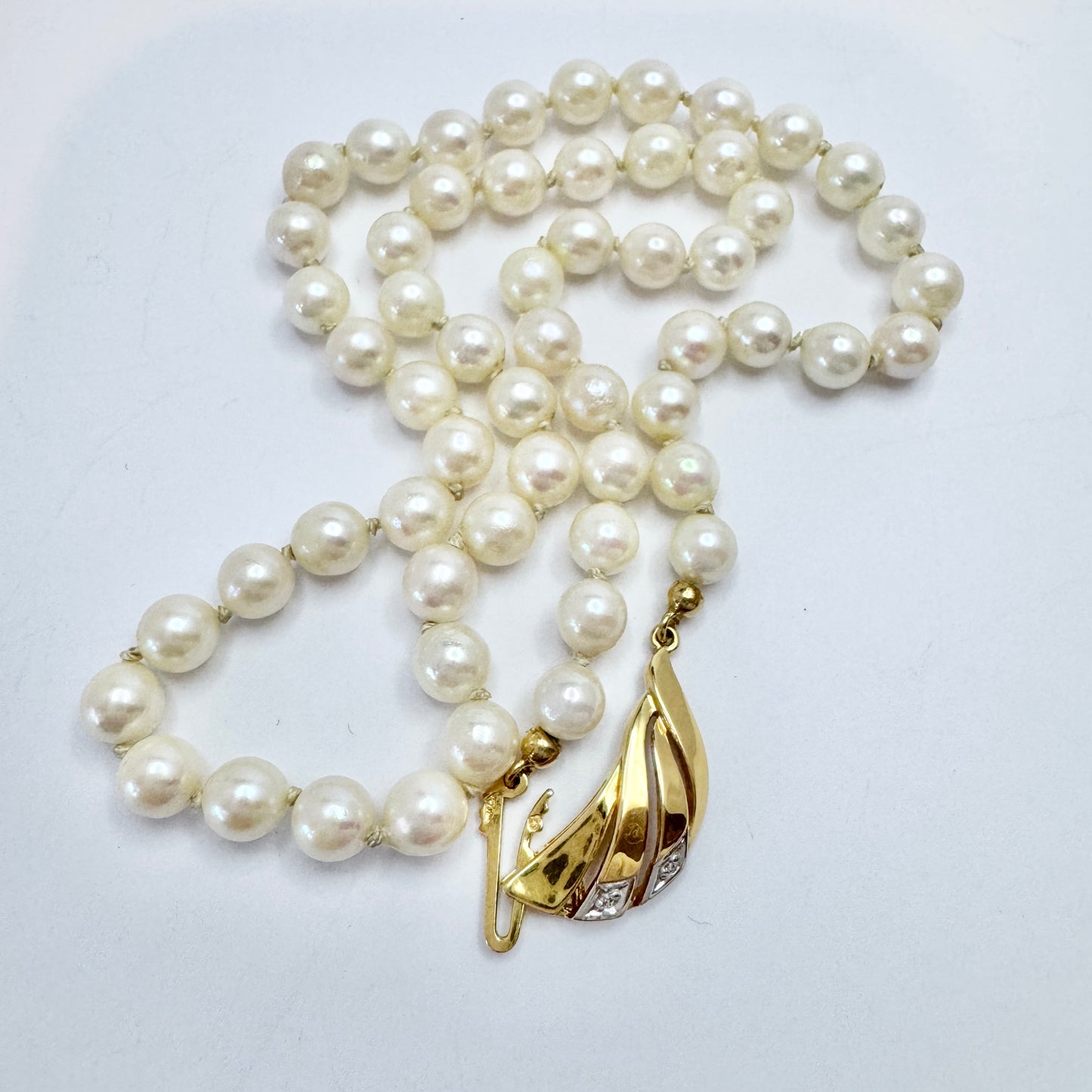 Vintage 1961. Mikimoto Pearl 18k Gold Diamond Clasp Necklace.