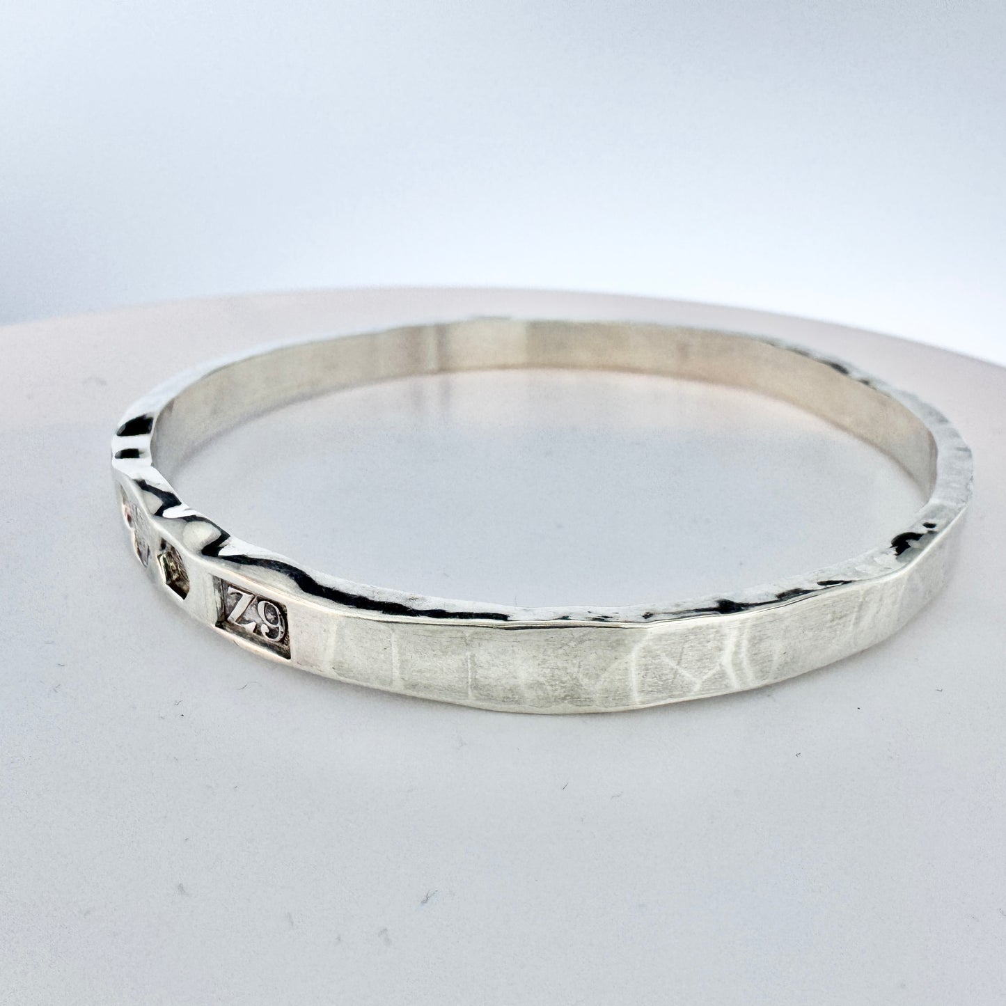 Owe Johansson, Sweden 1974. Vintage Sterling Silver Bangle Bracelet. Signed.