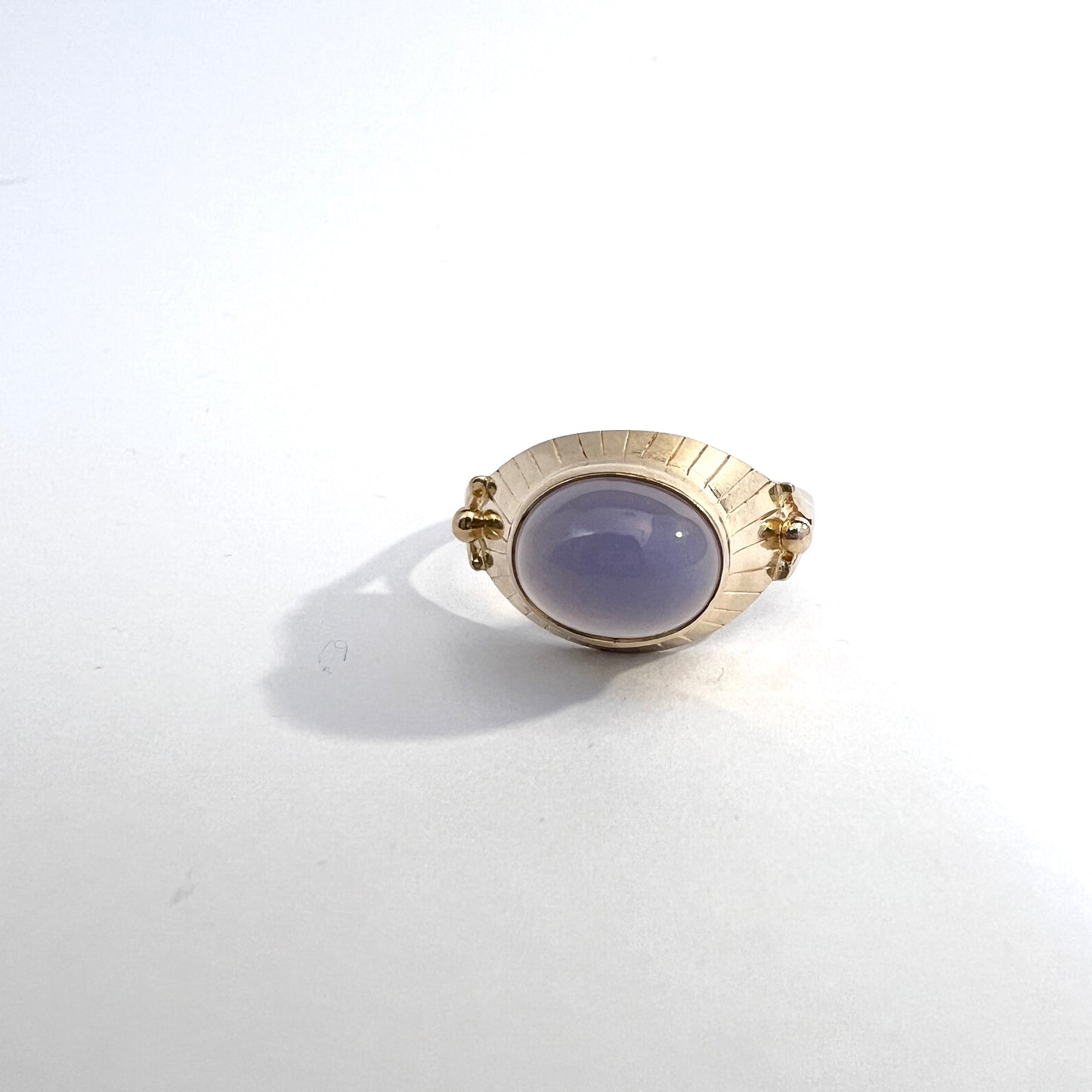 Atelje Stigbert Sweden 1955. Vintage Mid-century Modern 18k Gold Chalcedony Ring.