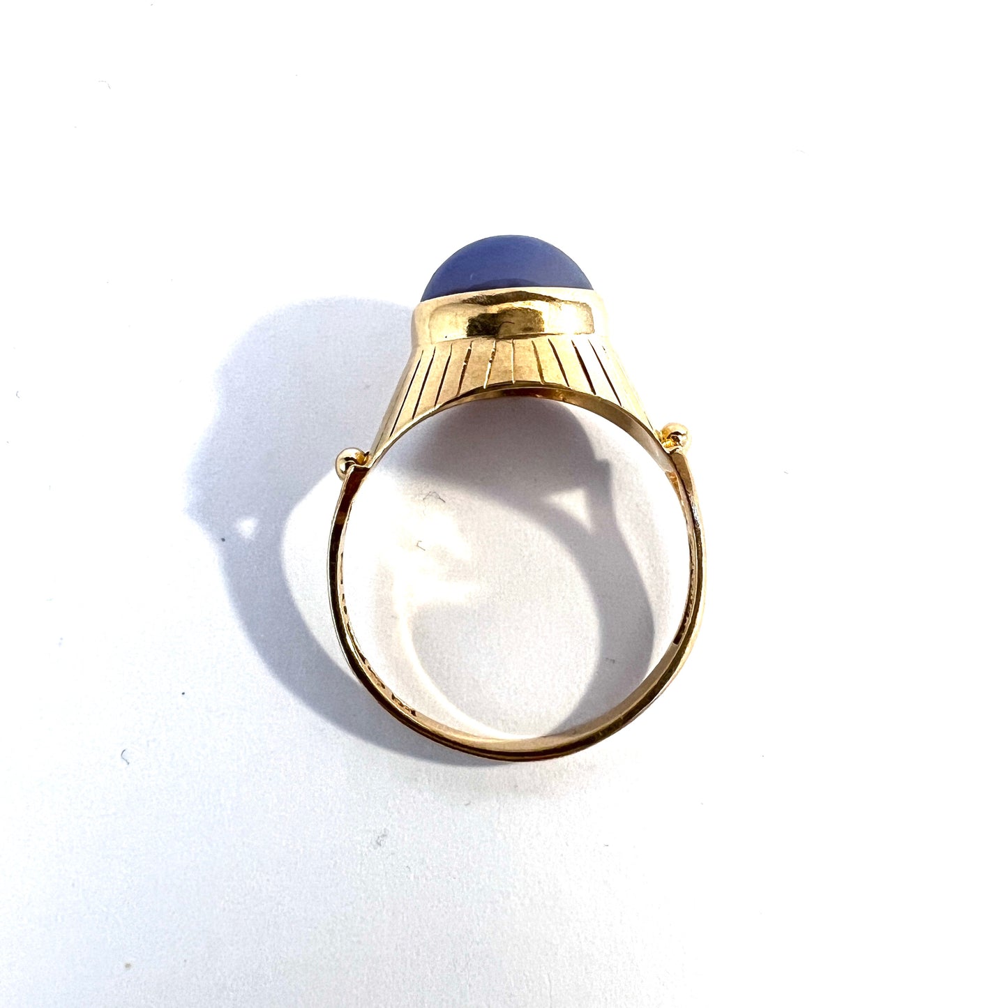 Atelje Stigbert Sweden 1955. Vintage Mid-century Modern 18k Gold Chalcedony Ring.