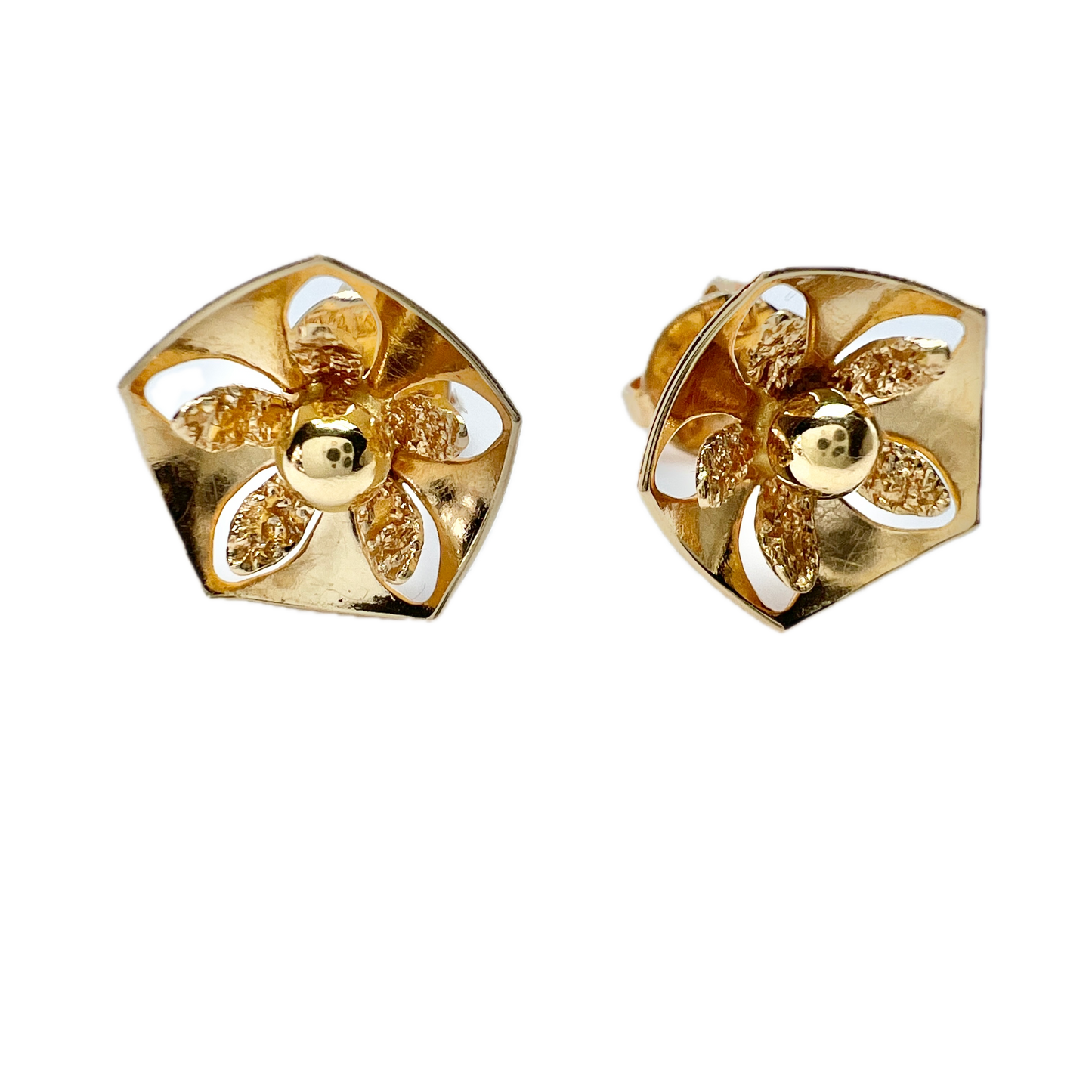 Alton, Sweden 1971. Vintage 18k Gold Earrings.