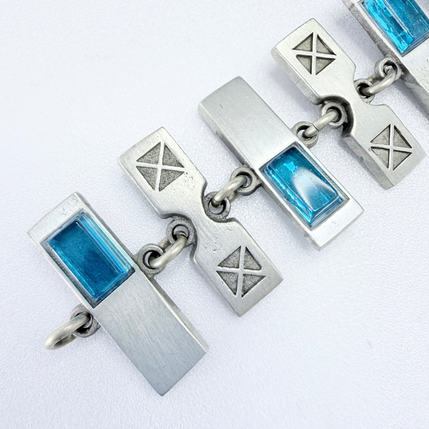 Kristofferson. Bold Vintage 1970s Pewter Blue Resin Bracelet