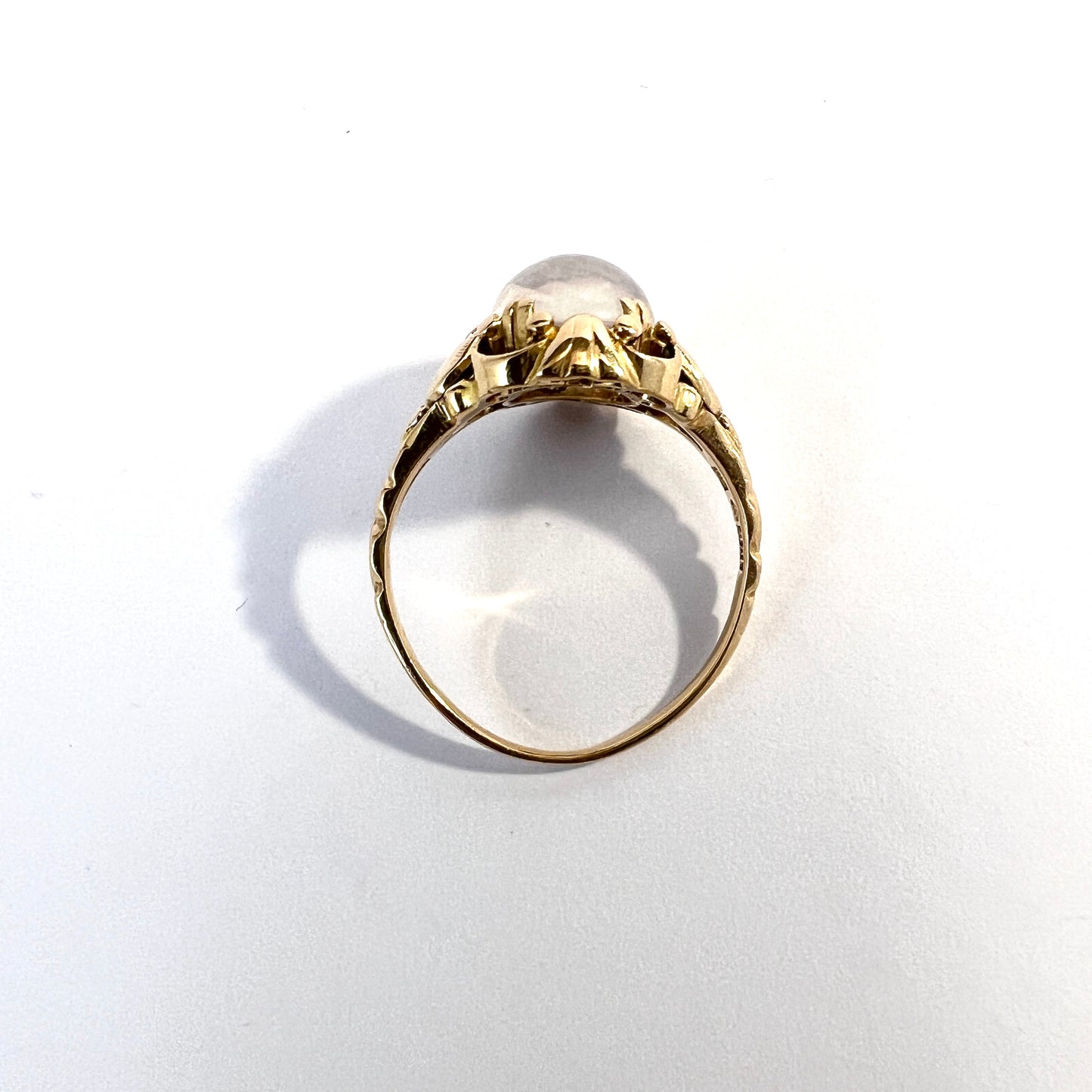 Ceson, Sweden 1954. Vintage 18k Gold Moonstone Ring