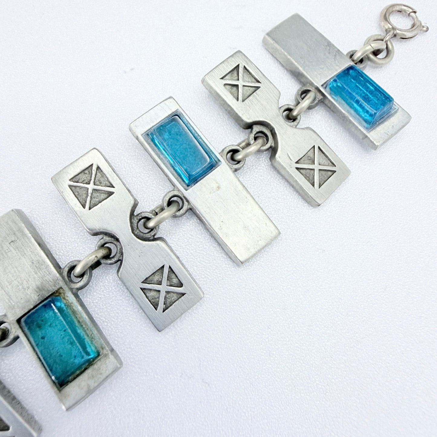 Kristofferson. Bold Vintage 1970s Pewter Blue Resin Bracelet