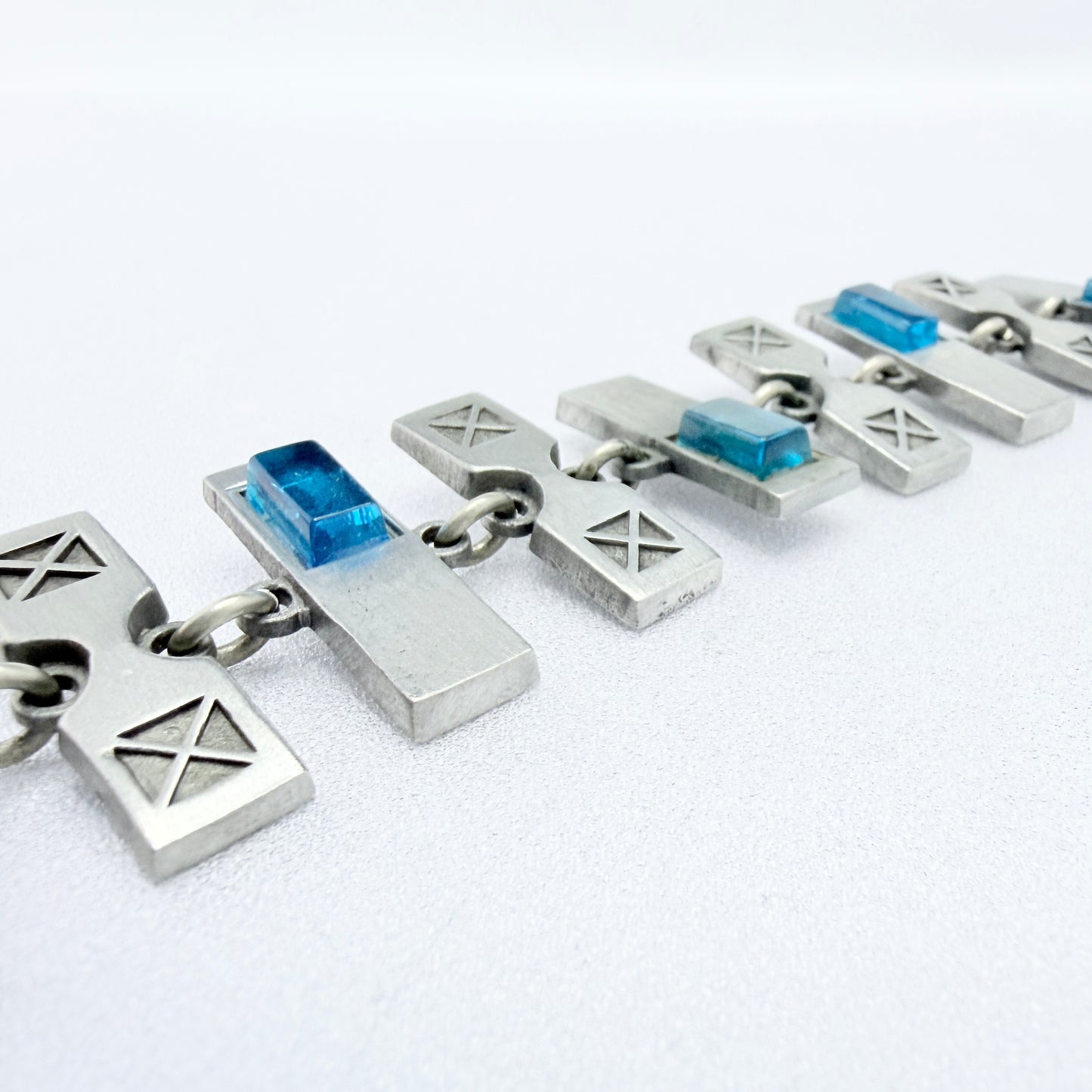 Kristofferson. Bold Vintage 1970s Pewter Blue Resin Bracelet