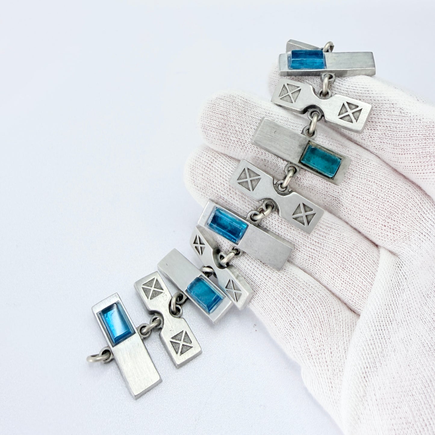 Kristofferson. Bold Vintage 1970s Pewter Blue Resin Bracelet