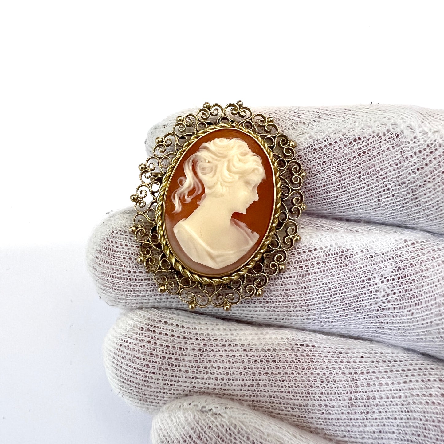 Antique Edwardian 18k Gold Cameo Brooch.