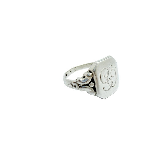 G Dahlgren, Sweden 1941. Vintage WW2-era Solid Silver Signet Ring.
