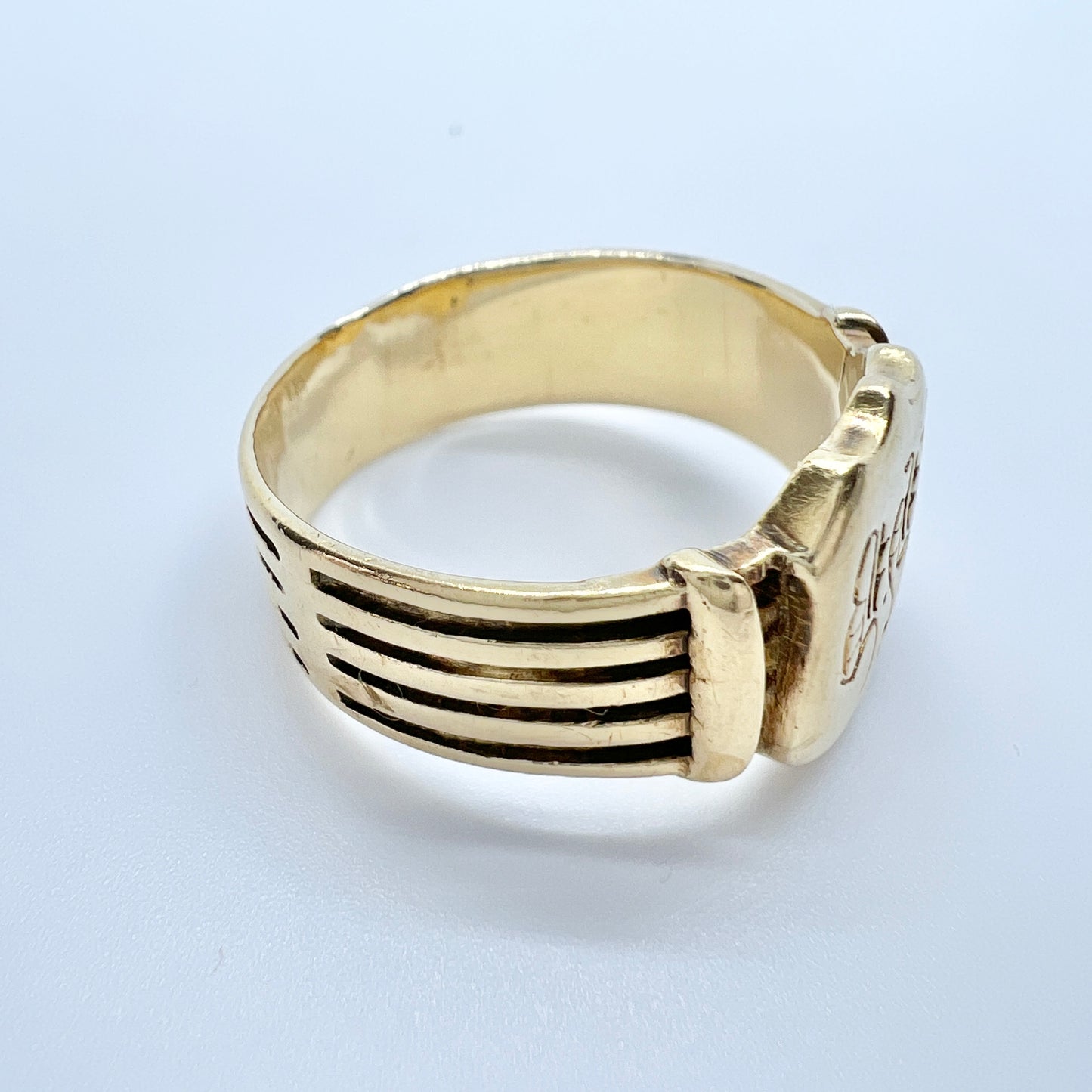 Antique Victorian 14k Gold Signet Ring.