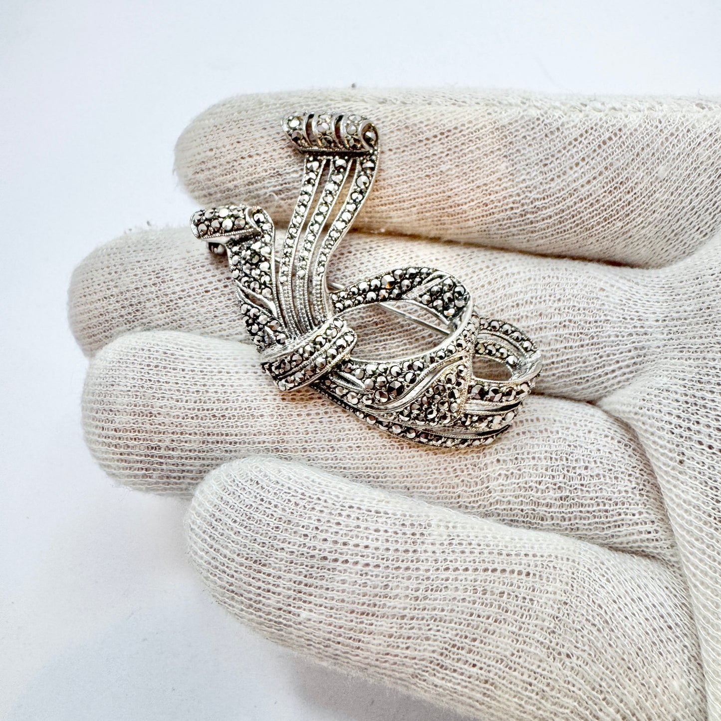 Sweden 1940s. Solid Silver Marcasite Ribbon Brooch.