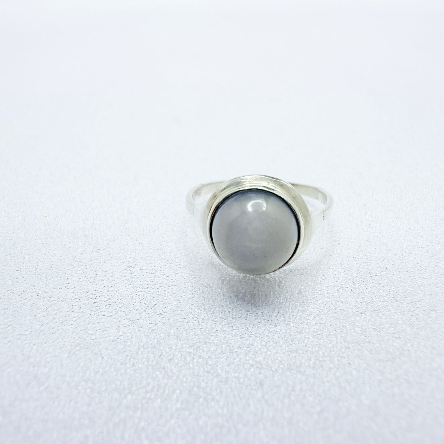 Vintage 1960s Solid Silver Chalcedony Ring.