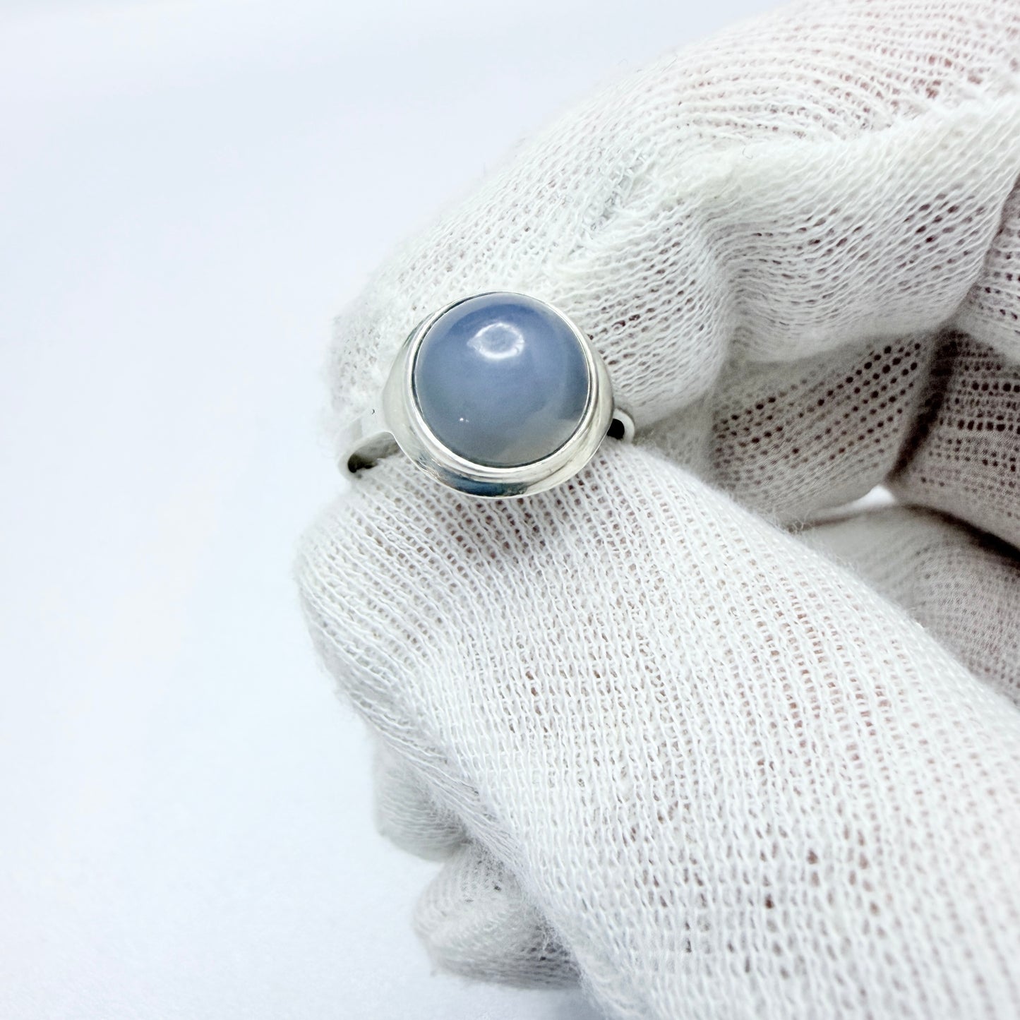 Vintage 1960s Solid Silver Chalcedony Ring.