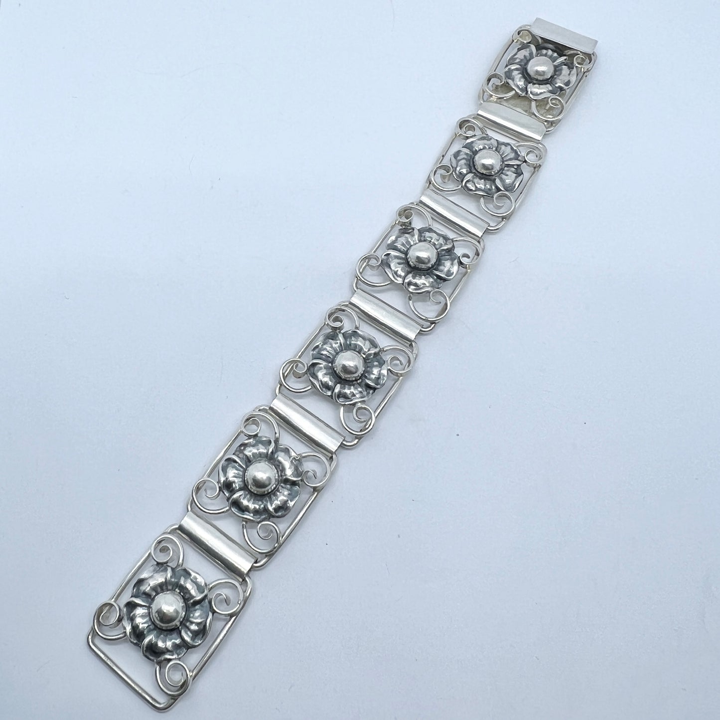 Nils Widberg, Sweden 1952. Vintage Sterling Silver Flower Bracelet.
