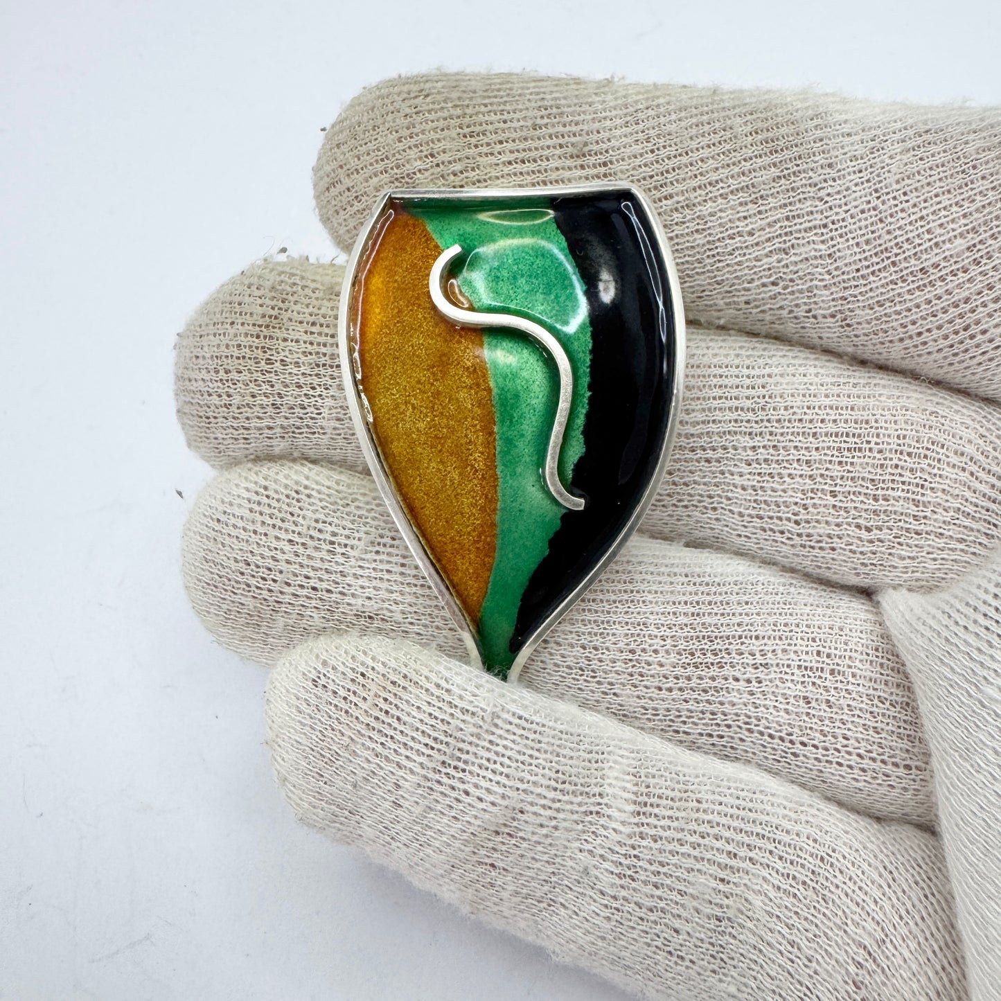 Jonsson, Sweden 1956. Vintage Sterling Silver Enamel Brooch. Signed.