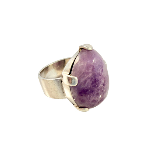 Vintage ca 1960s. Solid Silver Amethyst Ring.