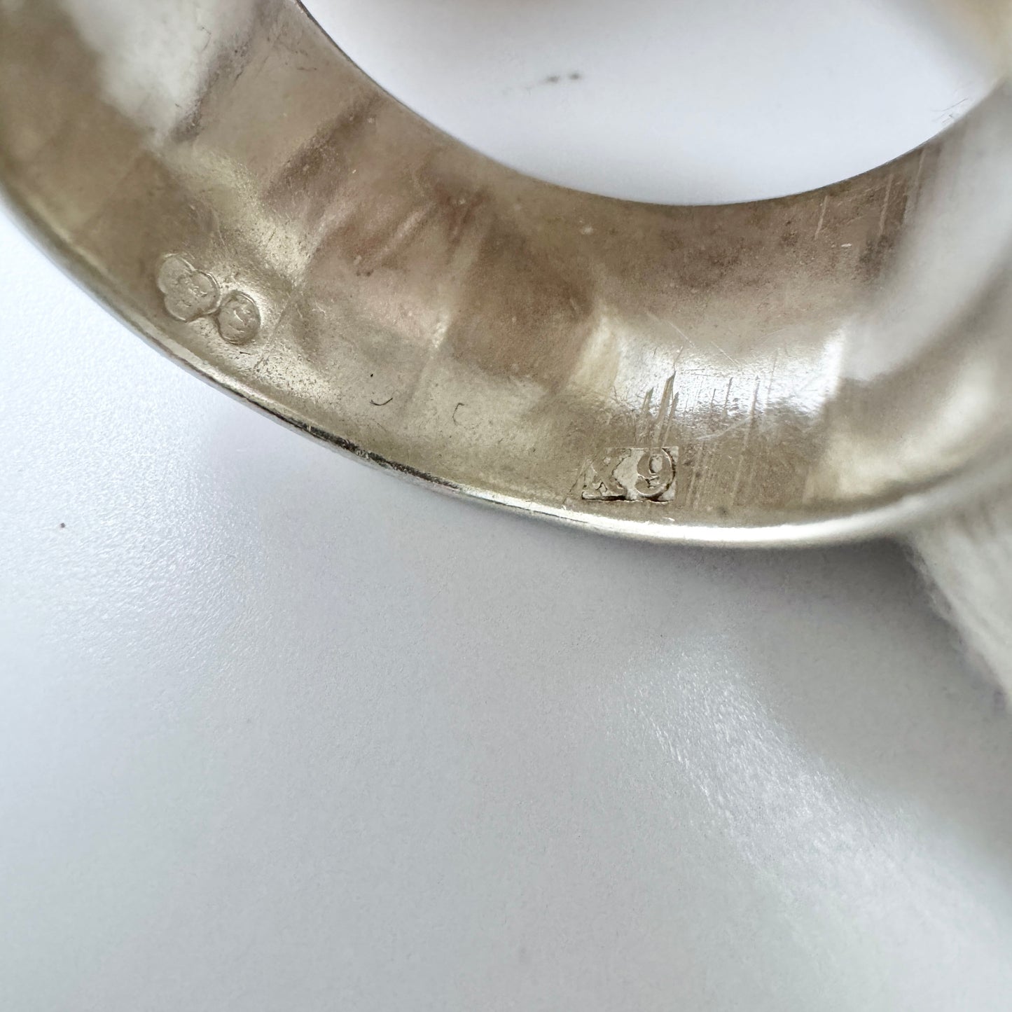 Victor Janson, Sweden 1972. Vintage Sterling Silver Peace Sign Hippie Ring Band.