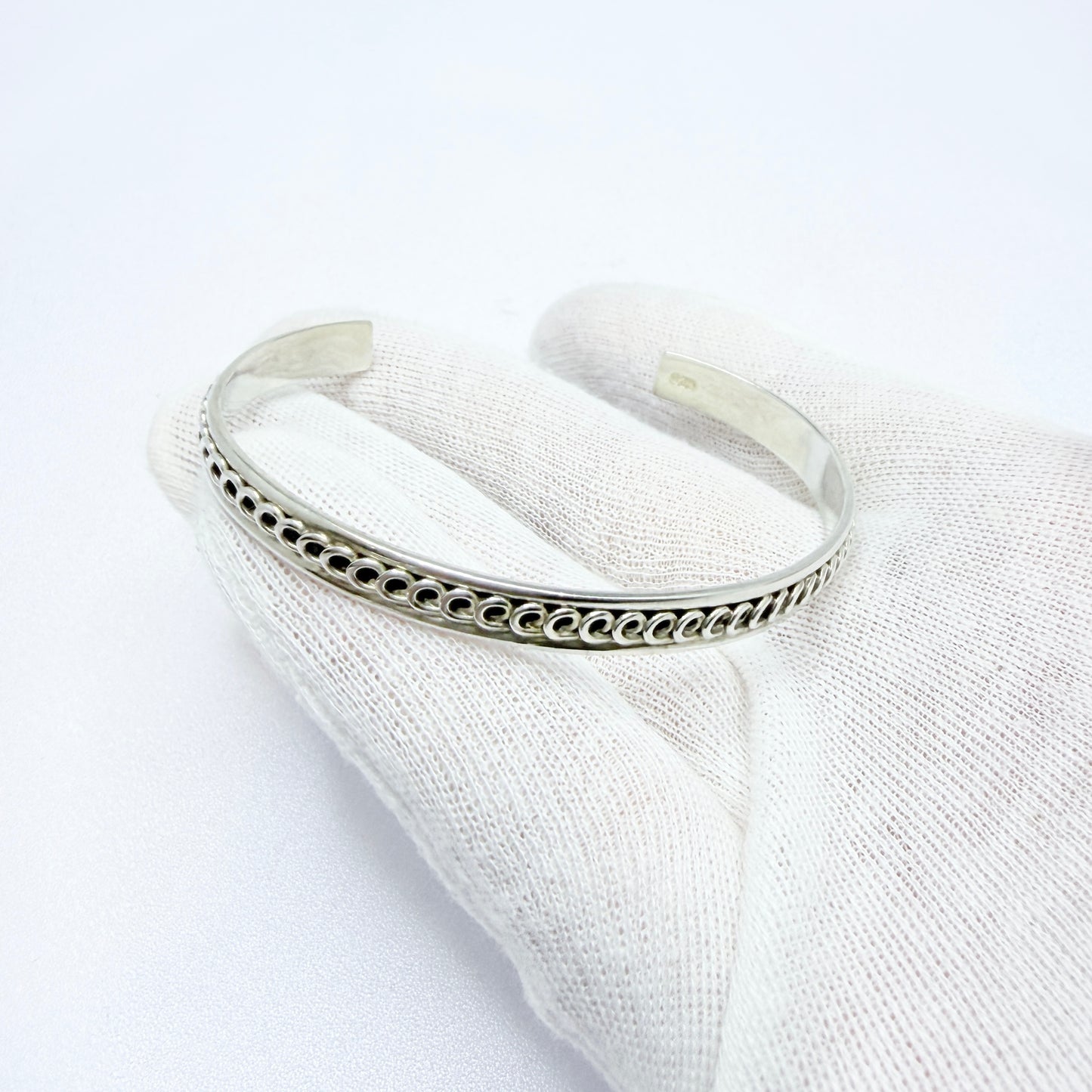 Vintage Sterling Silver Bracelet.