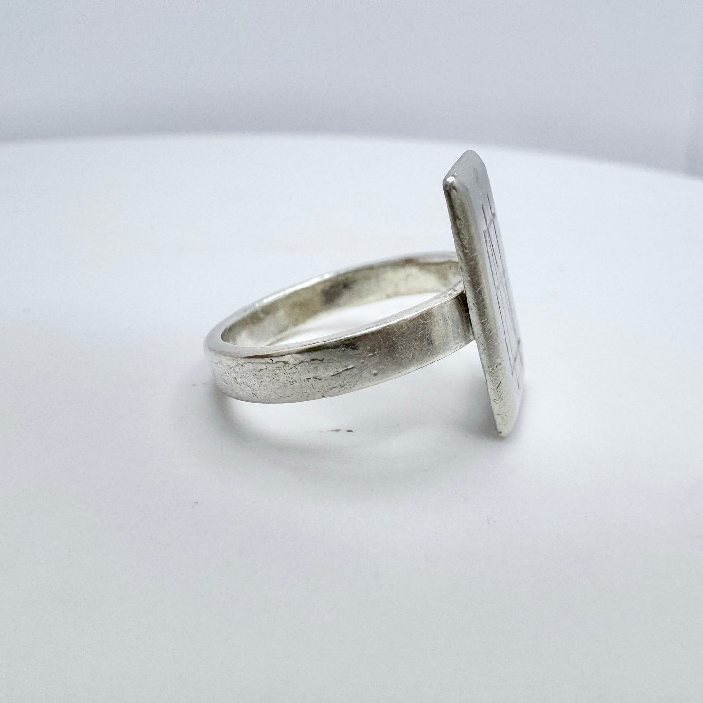 A Lundström, Sweden 1942. Vintage Sterling Silver Signet Pinky Ring EN / NE