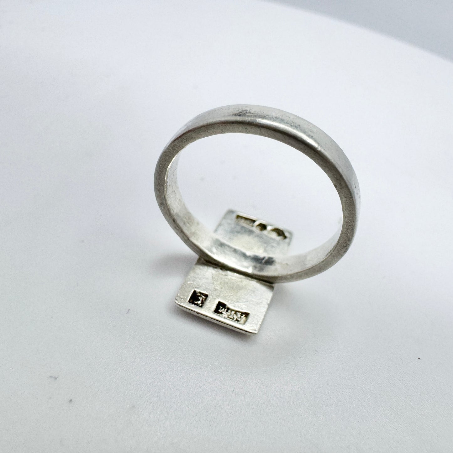 A Lundström, Sweden 1942. Vintage Sterling Silver Signet Pinky Ring EN / NE