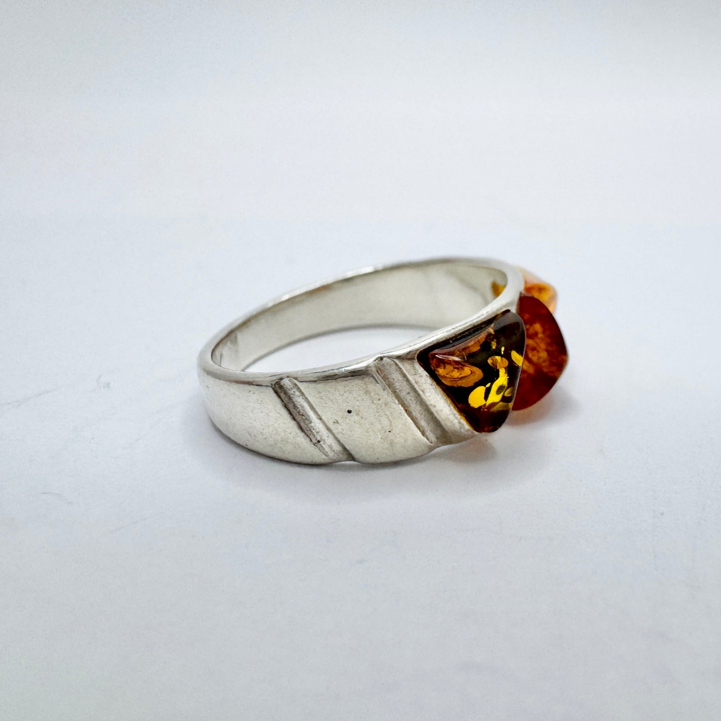 Vintage Sterling Silver Amber Band Ring.