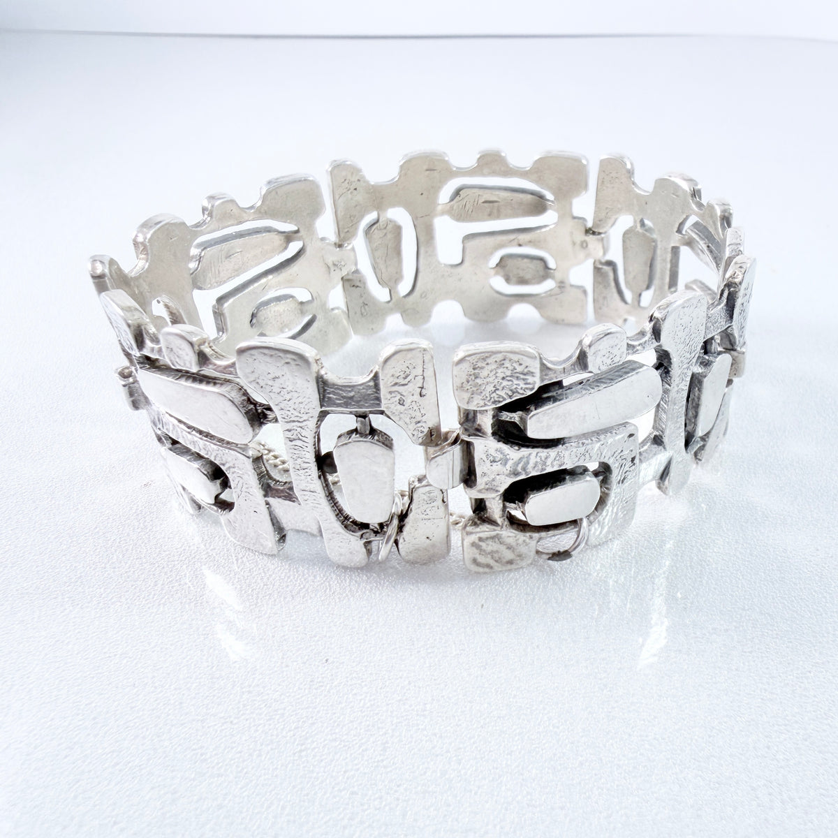 Joachim Klintz, Sweden year 1970. Chunky Vintage Modernist Sterling Silver Bracelet.