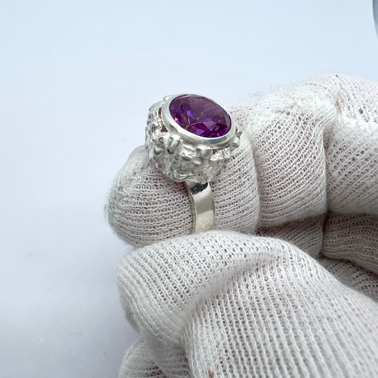 Vintage 1970s. Solid Silver Synthetic Sapphire Ring.