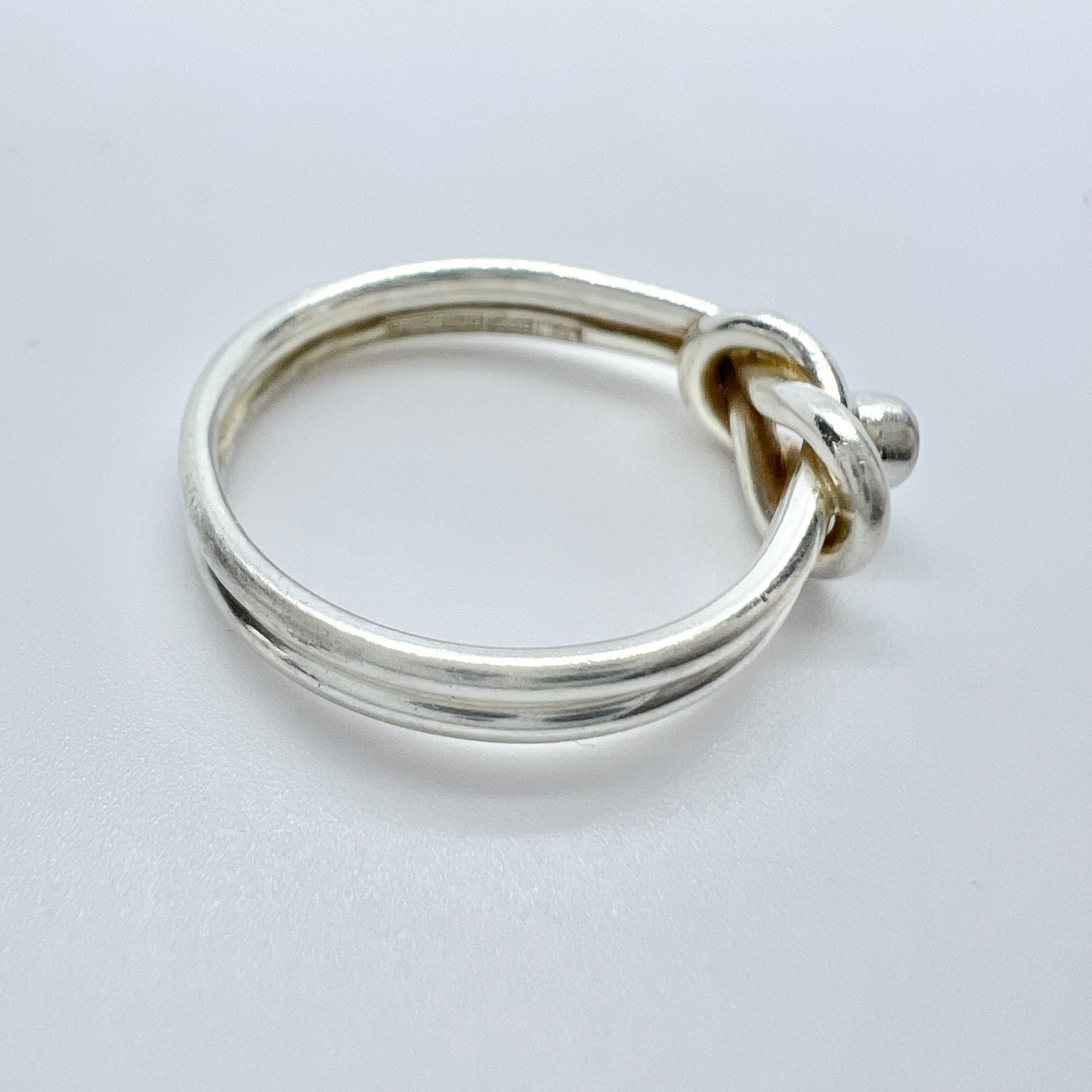 Salovaara, Finland. Vintage Sterling Silver Synthetic Spinel Love Knot Ring.
