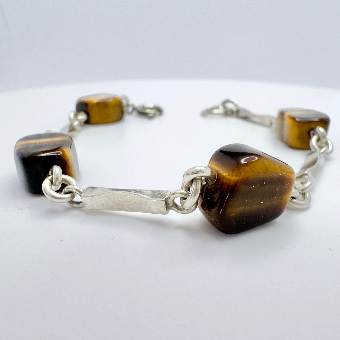 Arvo Saarela, Sweden 1962. Vintage Sterling Silver Tiger's Eye Bracelet.