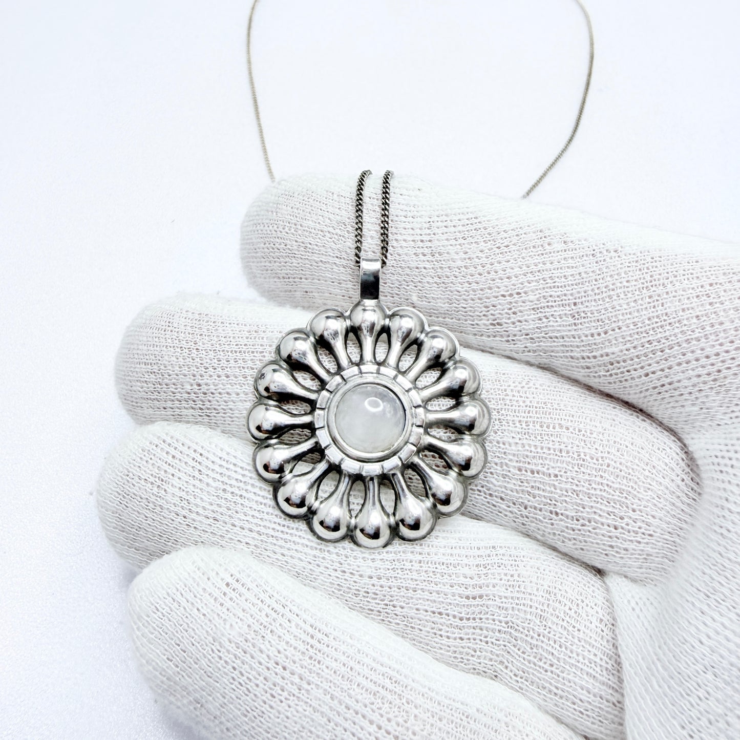 Kalevala Koru, Finland 1969. Vintage Sterling Silver Quartz Pendant Necklace.
