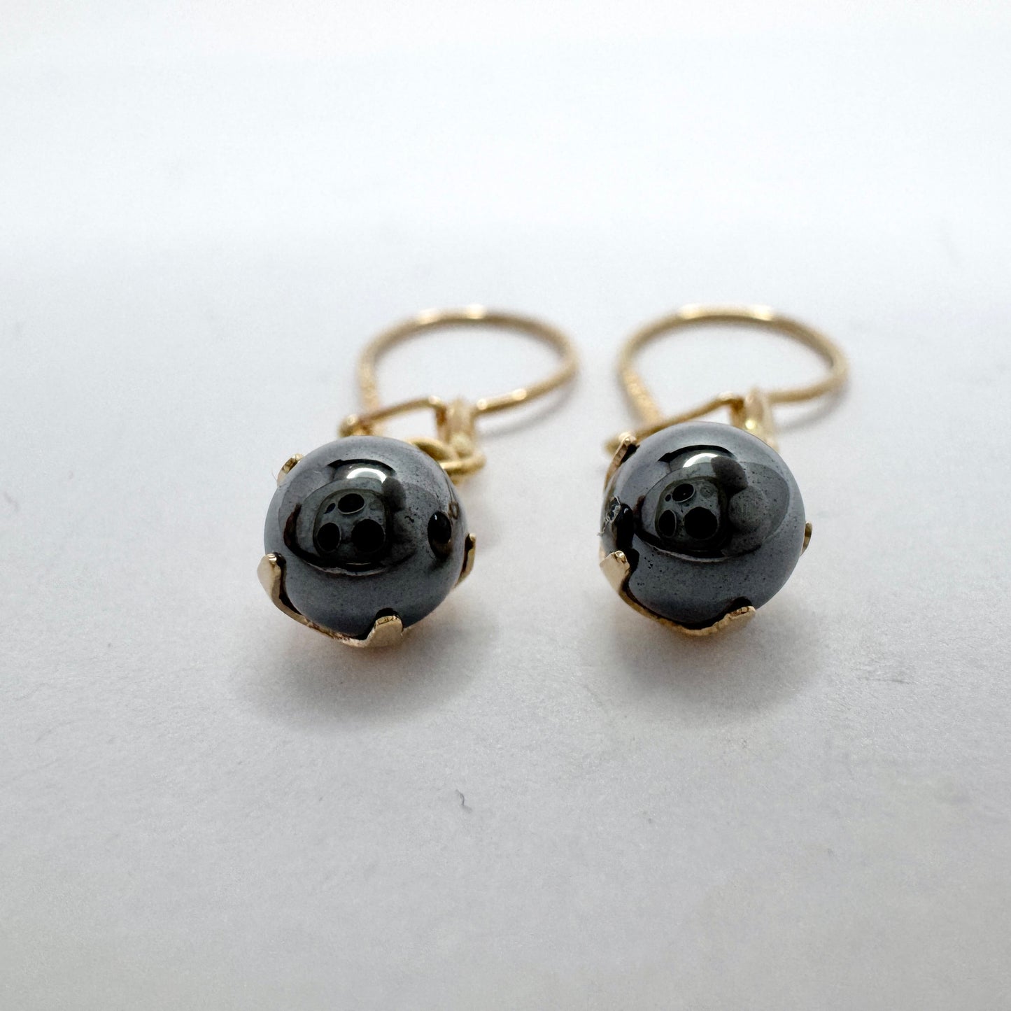 Finland. Vintage 14k Gold Hematite Earrings.