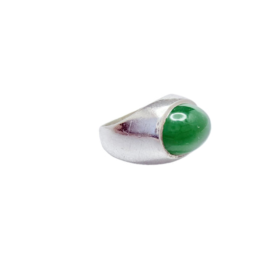G Dahlgren, Sweden 1954. Vintage Solid Silver Chrysoprase Pinky Ring.