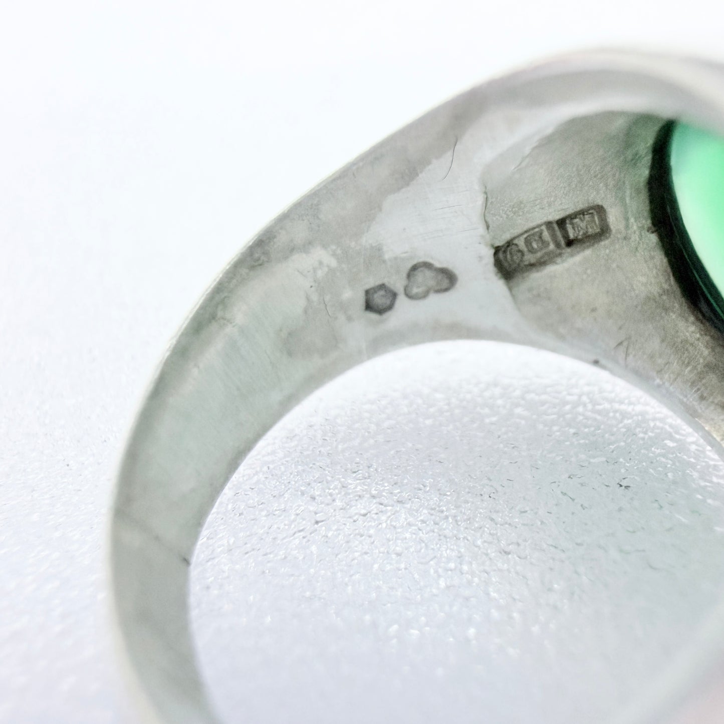 G Dahlgren, Sweden 1954. Vintage Solid Silver Chrysoprase Pinky Ring.