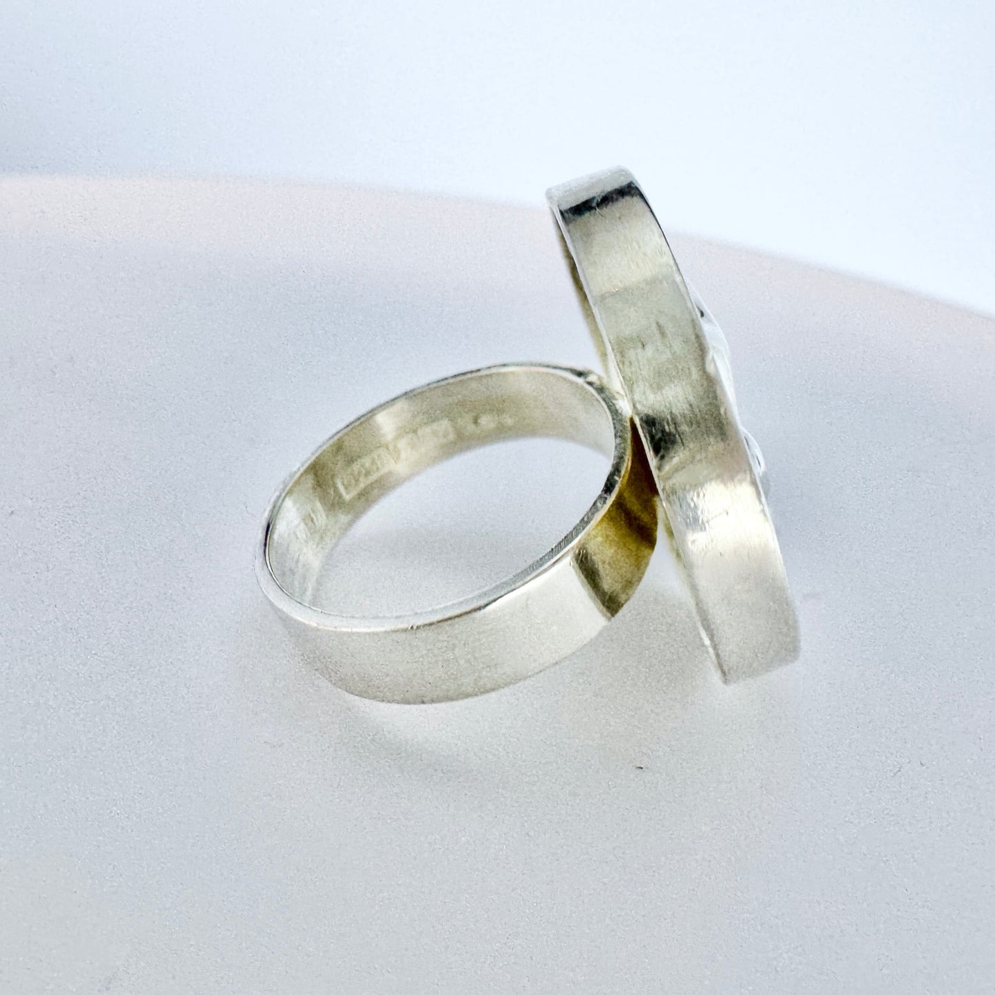 Matti J Hyvarinen, Finland 1971. Vintage Modernist Sterling Silver Ring.