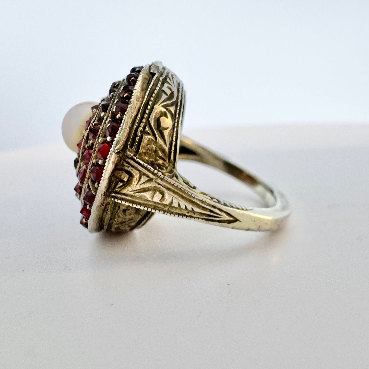 Vintage c 1940s. Sold Silver Garnet Pearl Ring.