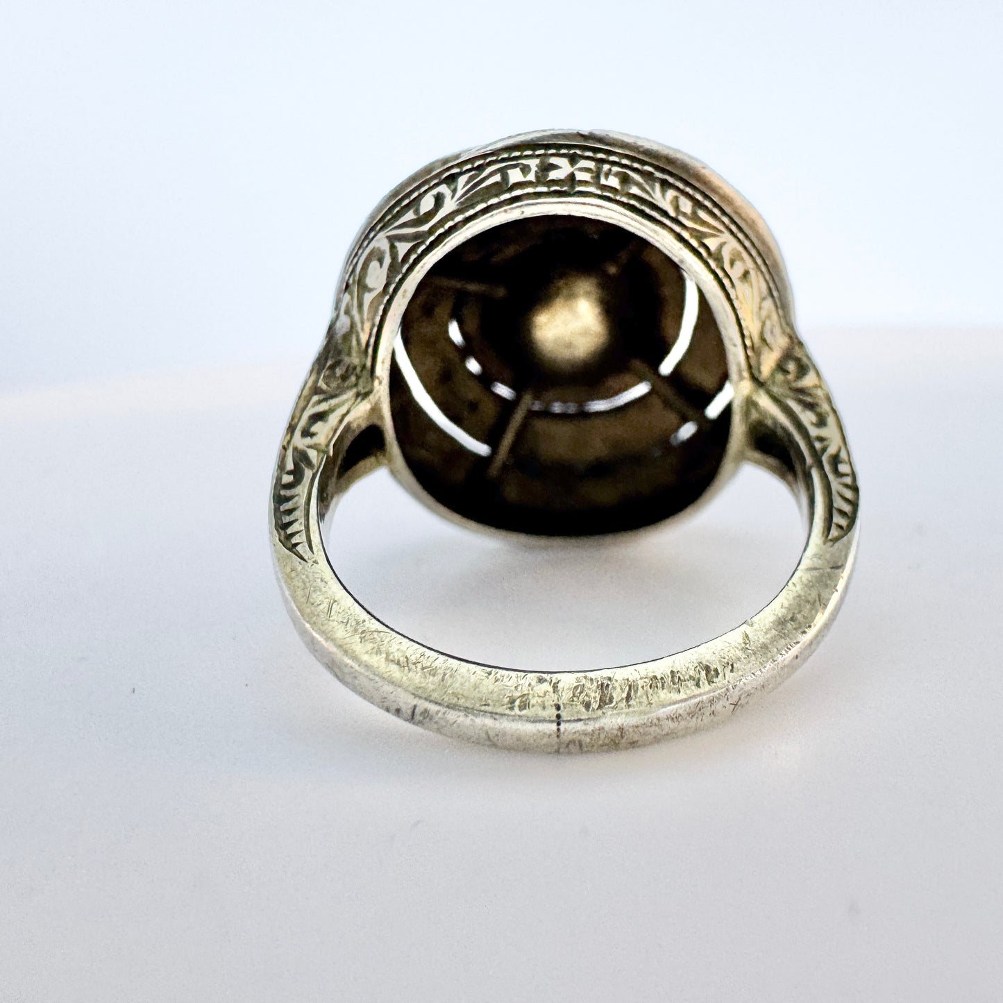 Vintage c 1940s. Sold Silver Garnet Pearl Ring.