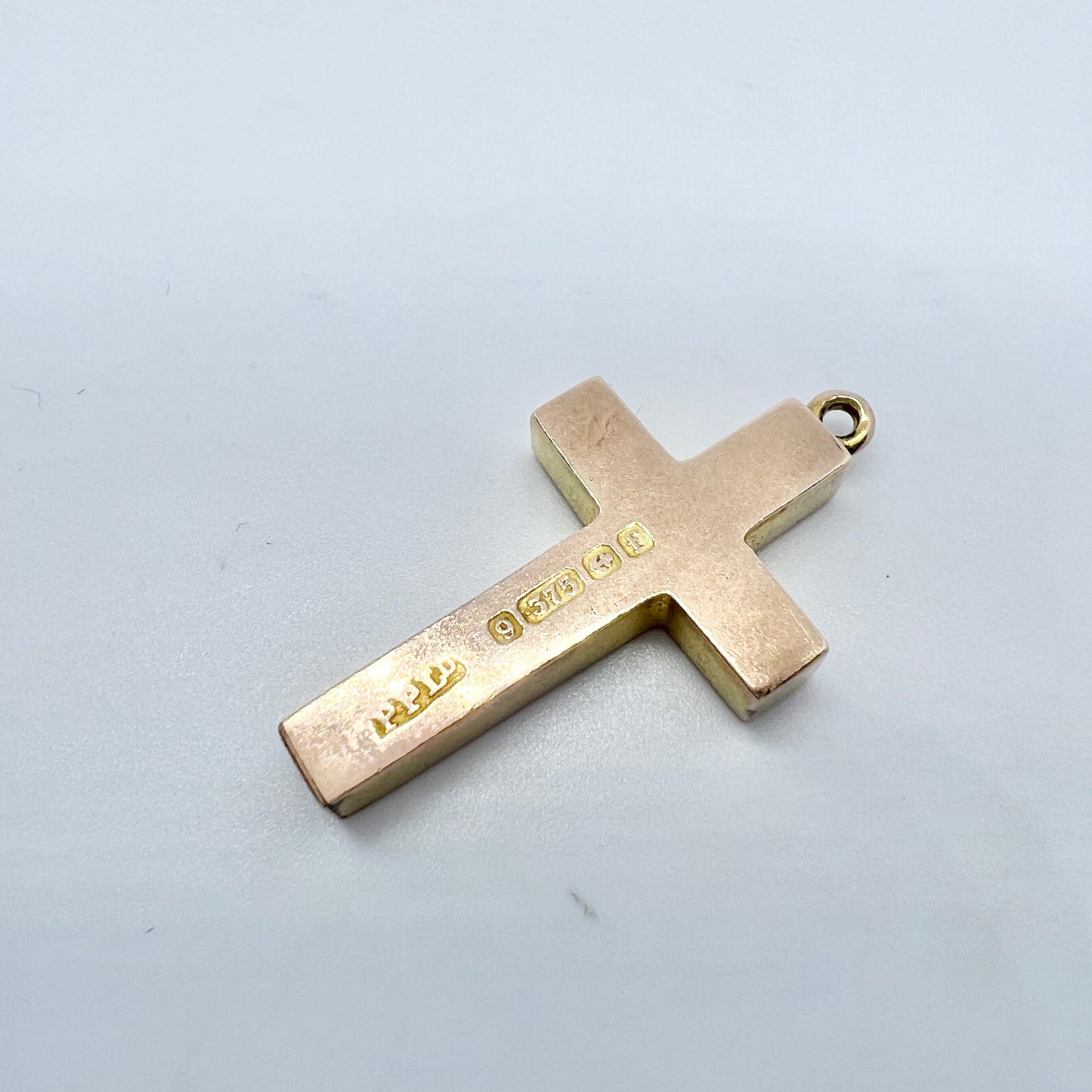 Payton, Pepper & Sons Ltd, Birmingham. 9k Gold Cross Charm Pendant.