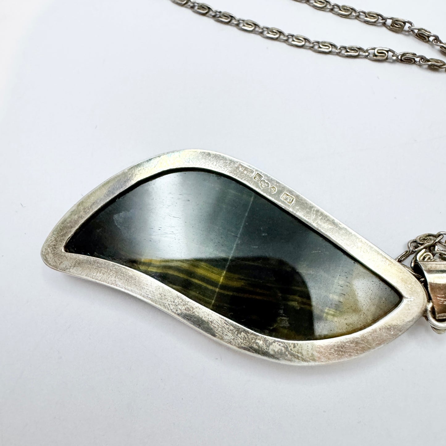 Ateljé Waldemar Jonsson, Sweden 1971. Vintage Solid Silver Hawk's eye Pendant Necklace