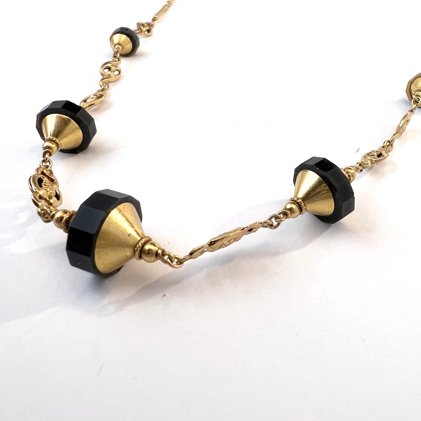 G Dahlgren, Sweden c 1920s. Art Deco 18k Gold Onyx Necklace.