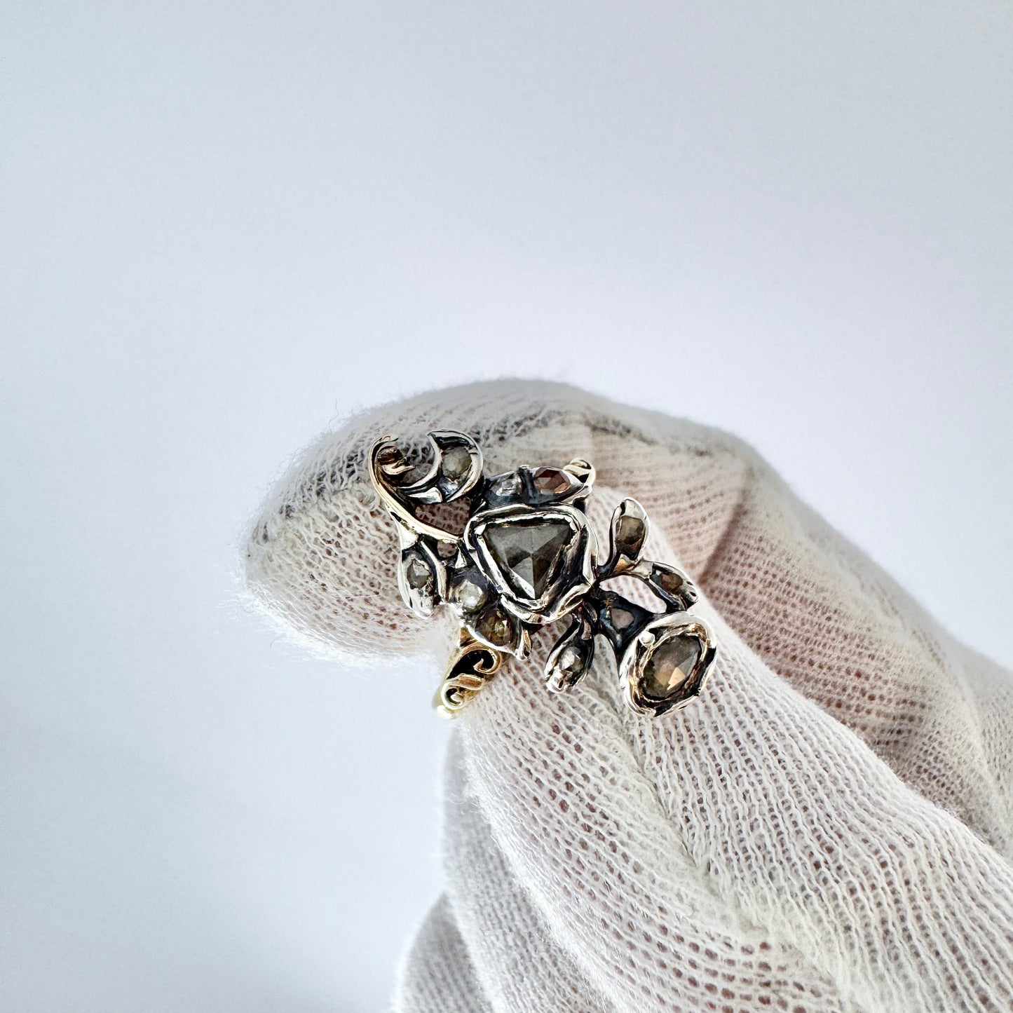 Antique ca 1900. Rose Cut Diamond 18k Gold Silver Ring.