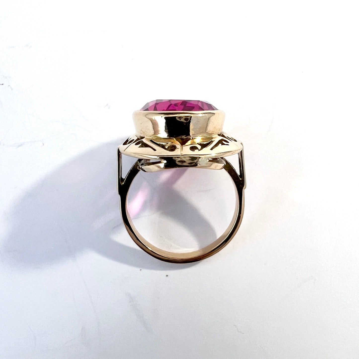 Poland c 1960s. Bold Vintage 14k Gold Synthetic Sapphire Ring.