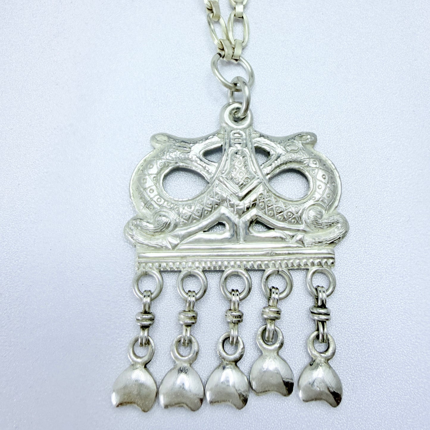 Holger Lindström for Kalevala Koru 1944. Rare ww2-era Large Dragestil Solid Silver Pendant Necklace.