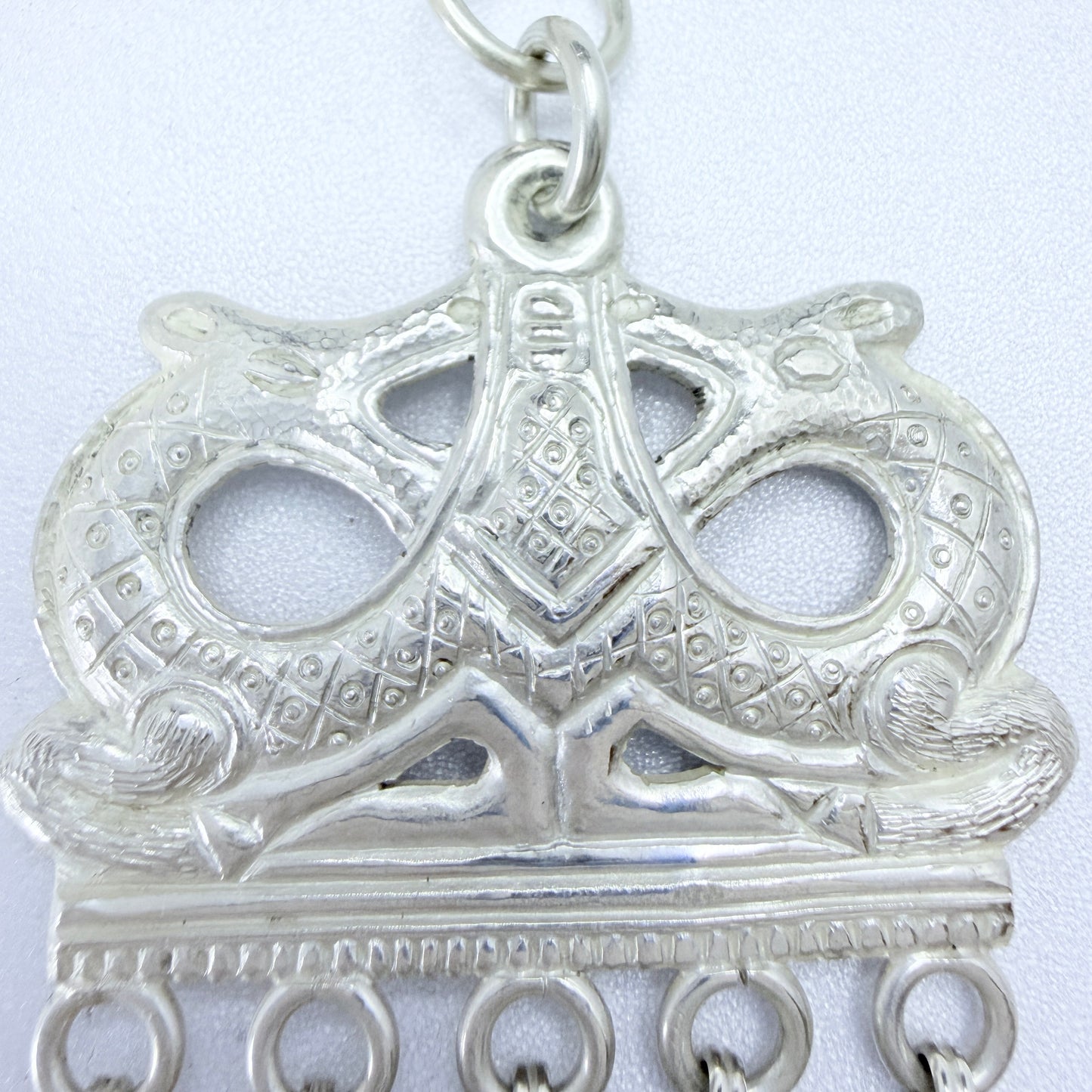 Holger Lindström for Kalevala Koru 1944. Rare ww2-era Large Dragestil Solid Silver Pendant Necklace.