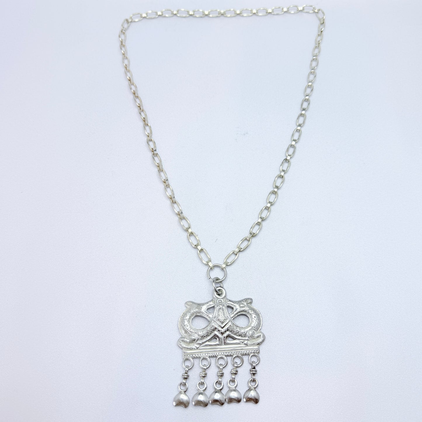 Holger Lindström for Kalevala Koru 1944. Rare ww2-era Large Dragestil Solid Silver Pendant Necklace.