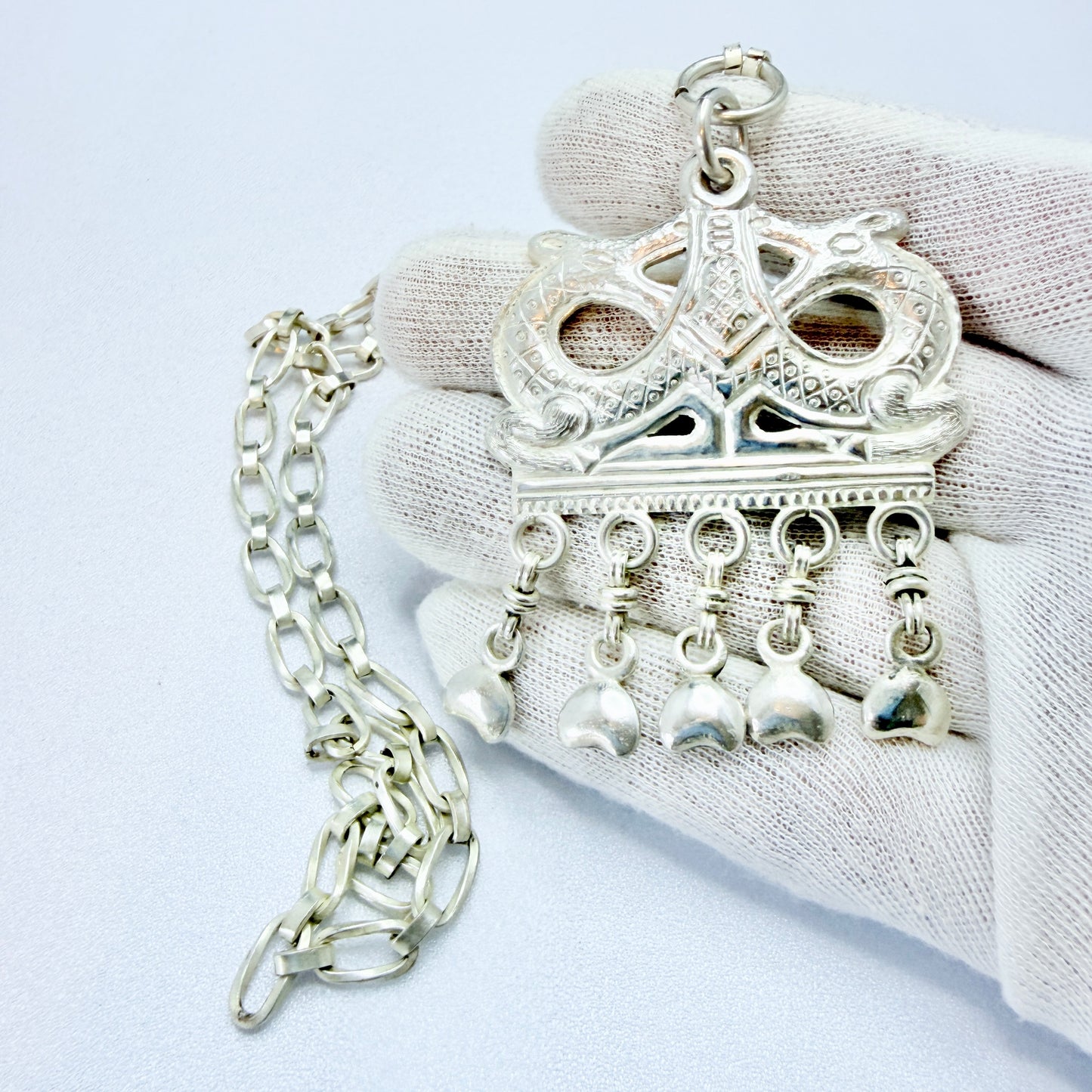 Holger Lindström for Kalevala Koru 1944. Rare ww2-era Large Dragestil Solid Silver Pendant Necklace.